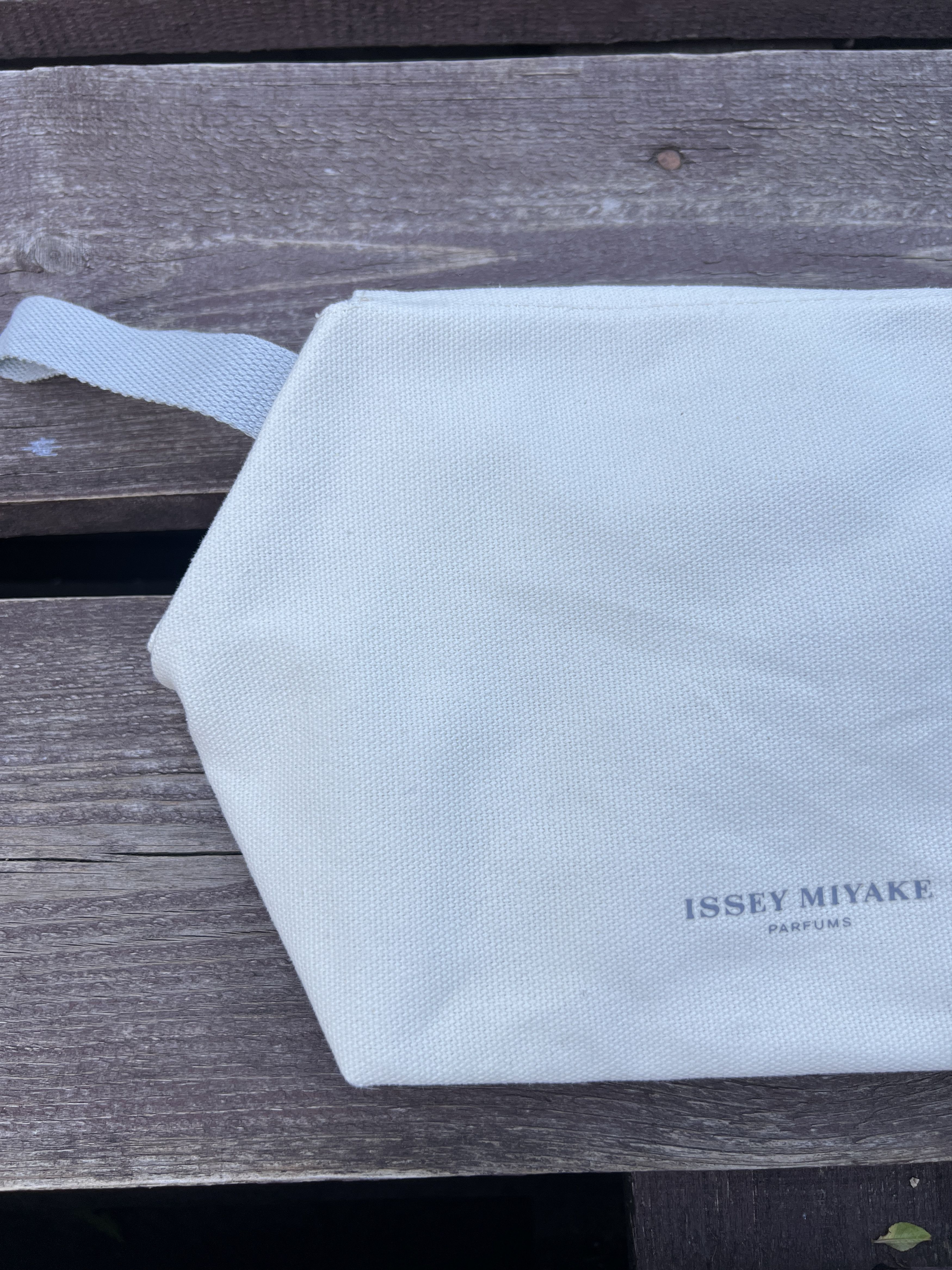 Issey Miyake Issey Miyake Parfums Cosmetic Bag Size ONE SIZE - 3 Thumbnail