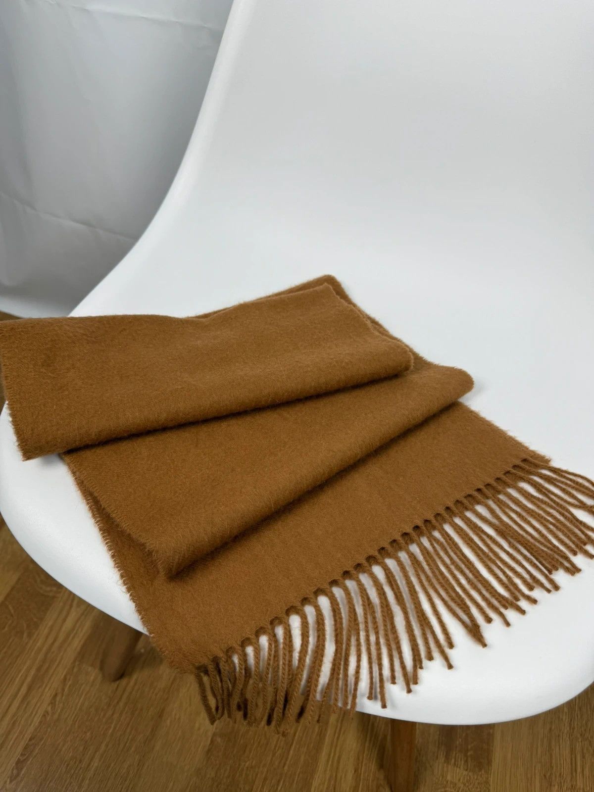 Johnstons Of Elgin Johnstons Of Elgin 100% Vicuna Scarf Made In Scotland Size ONE SIZE - 9 Thumbnail