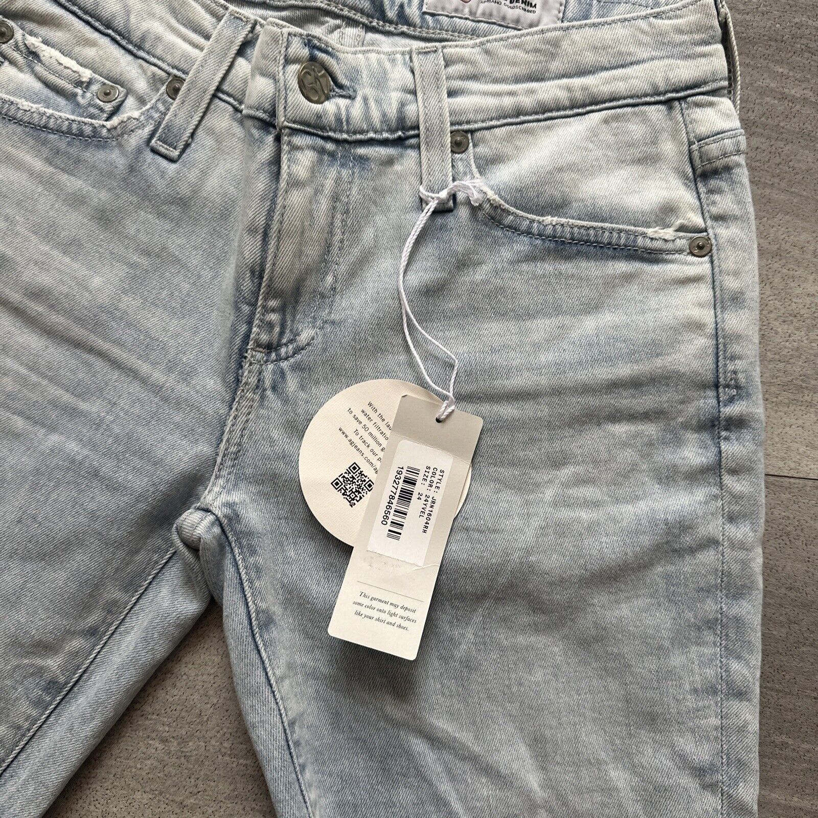 AG Adriano Goldschmied AG Adriano Goldschmied Relaxed Skinny The Nikki Shorts 24R Size 24" / US 00 / IT 34 - 2 Thumbnail