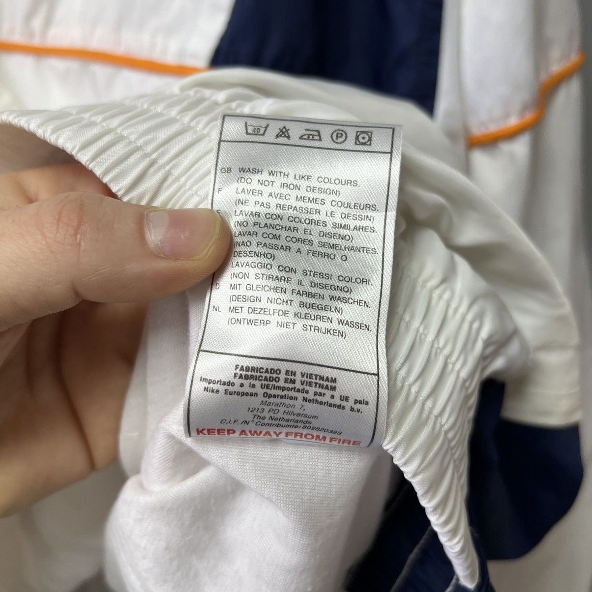Nike Nike Windbreaker Vintage Jacket White Men’s Size US M / EU 48-50 / 2 - 16 Thumbnail