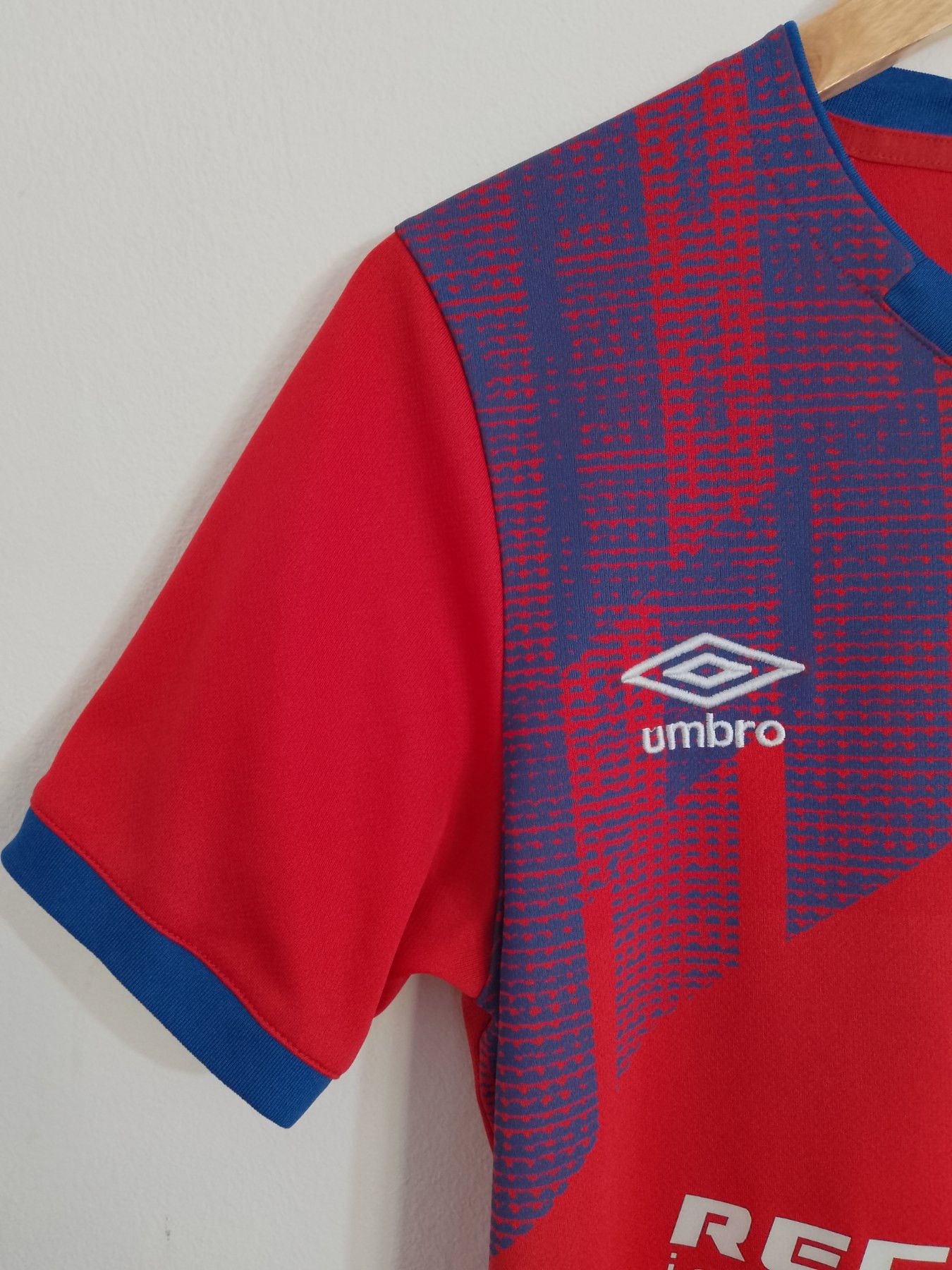 Umbro Blackburn Rovers 2020-2021 away jersey - Umbro - Size S Size US S / EU 44-46 / 1 - 4 Thumbnail