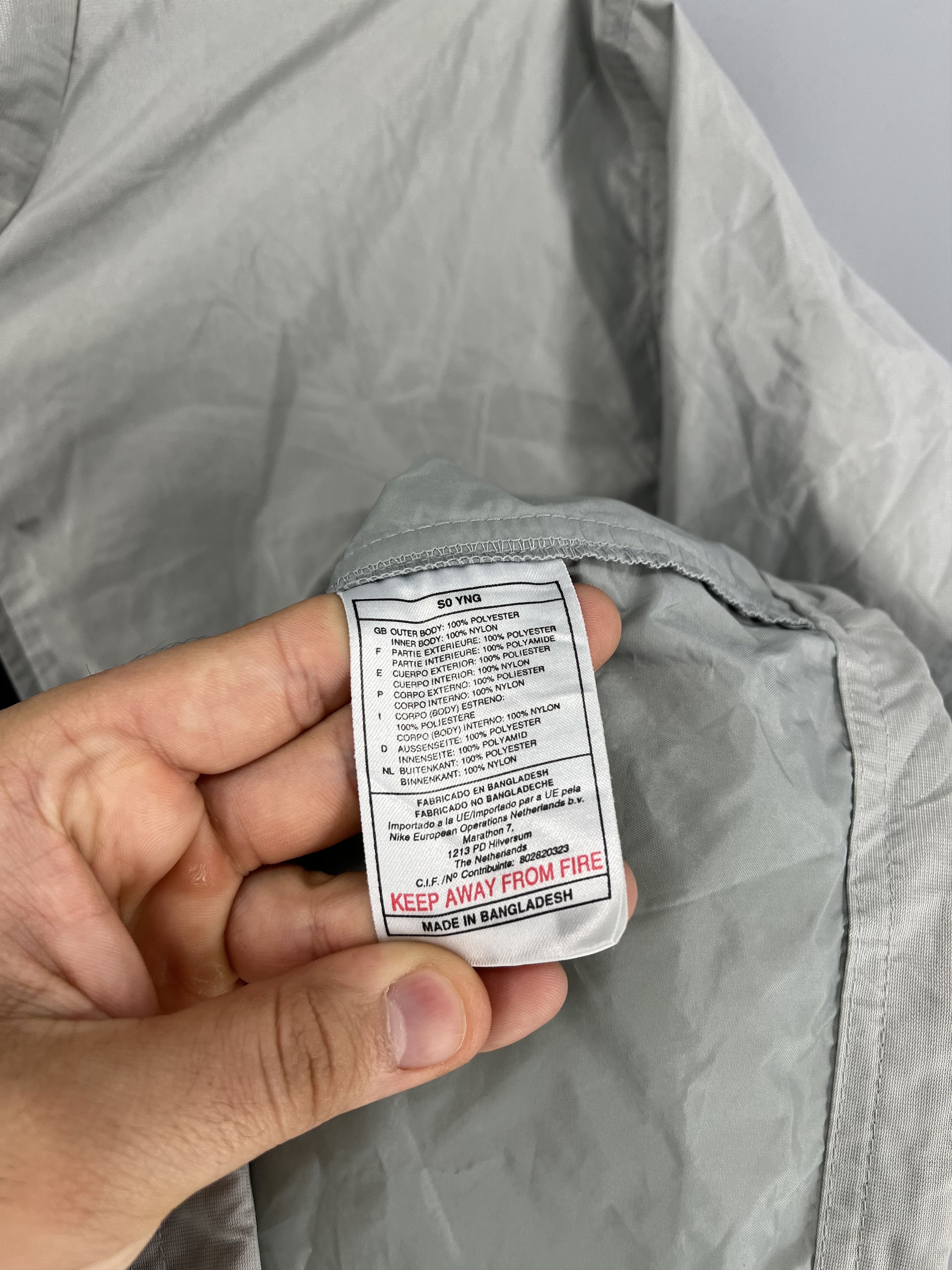Nike Vintage Nike Pullover Windbreaker Hoodie Grey Size-M Size US M / EU 48-50 / 2 - 12 Thumbnail