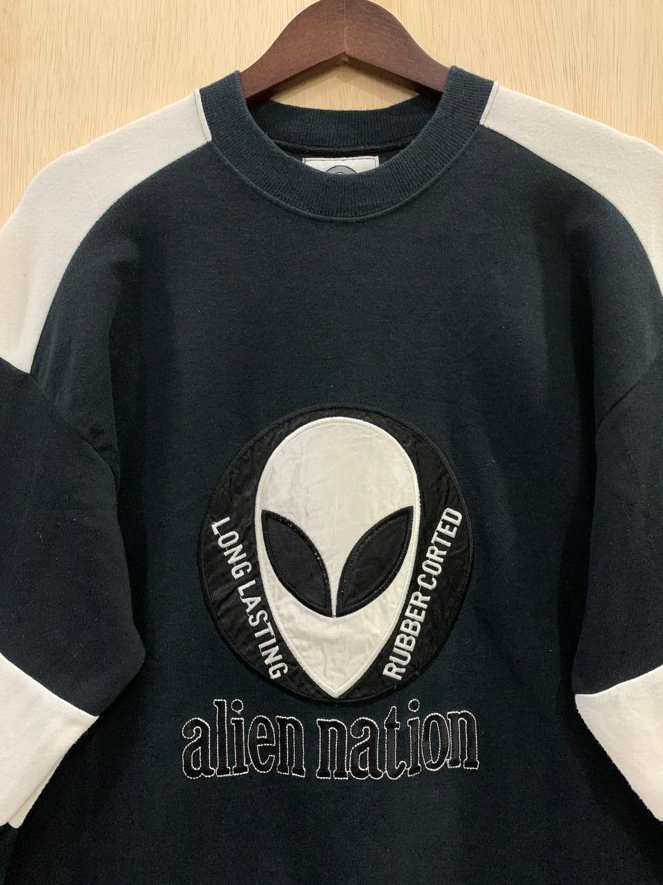 Vintage Vintage 1990s Alien Nation Skateboard Long Sleeve Tshirt Size US L / EU 52-54 / 3 - 2 Thumbnail