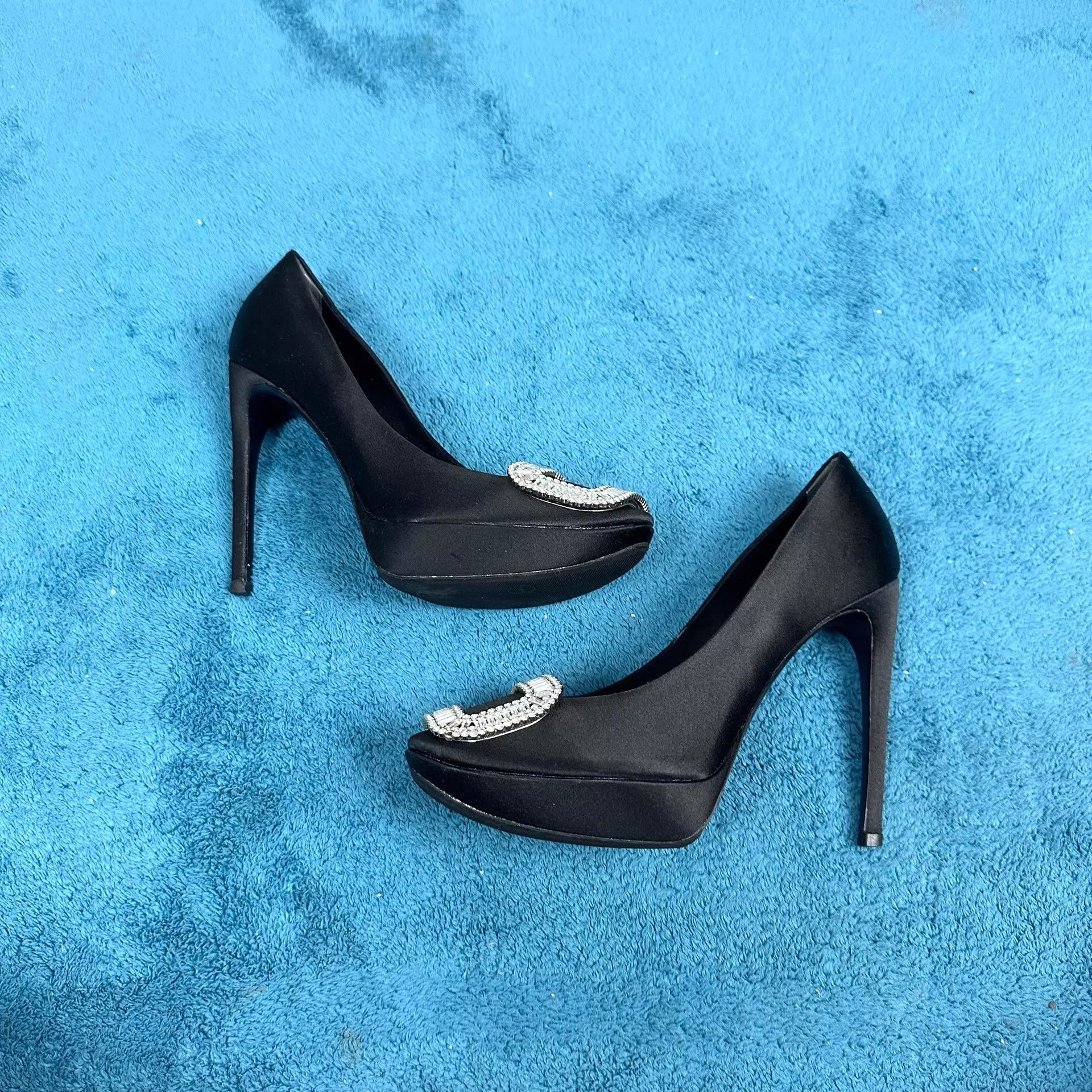 Roger Vivier RV Crystal Buckle Black High Heels Women's 35.5 Size US 5 / IT 35 - 2 Thumbnail