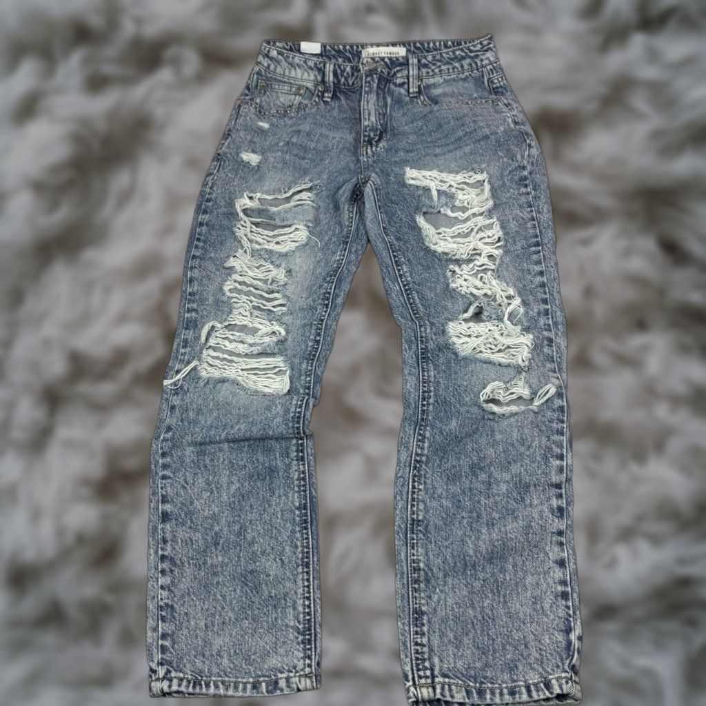 Almost Famous Almost Famous Jeans Juniors Relaxed Straight Denim Acid Wash Distressed 5-Pocket Blue 3 Jeans Size 26" / US 2 / IT 38 - 1 Thumbnail