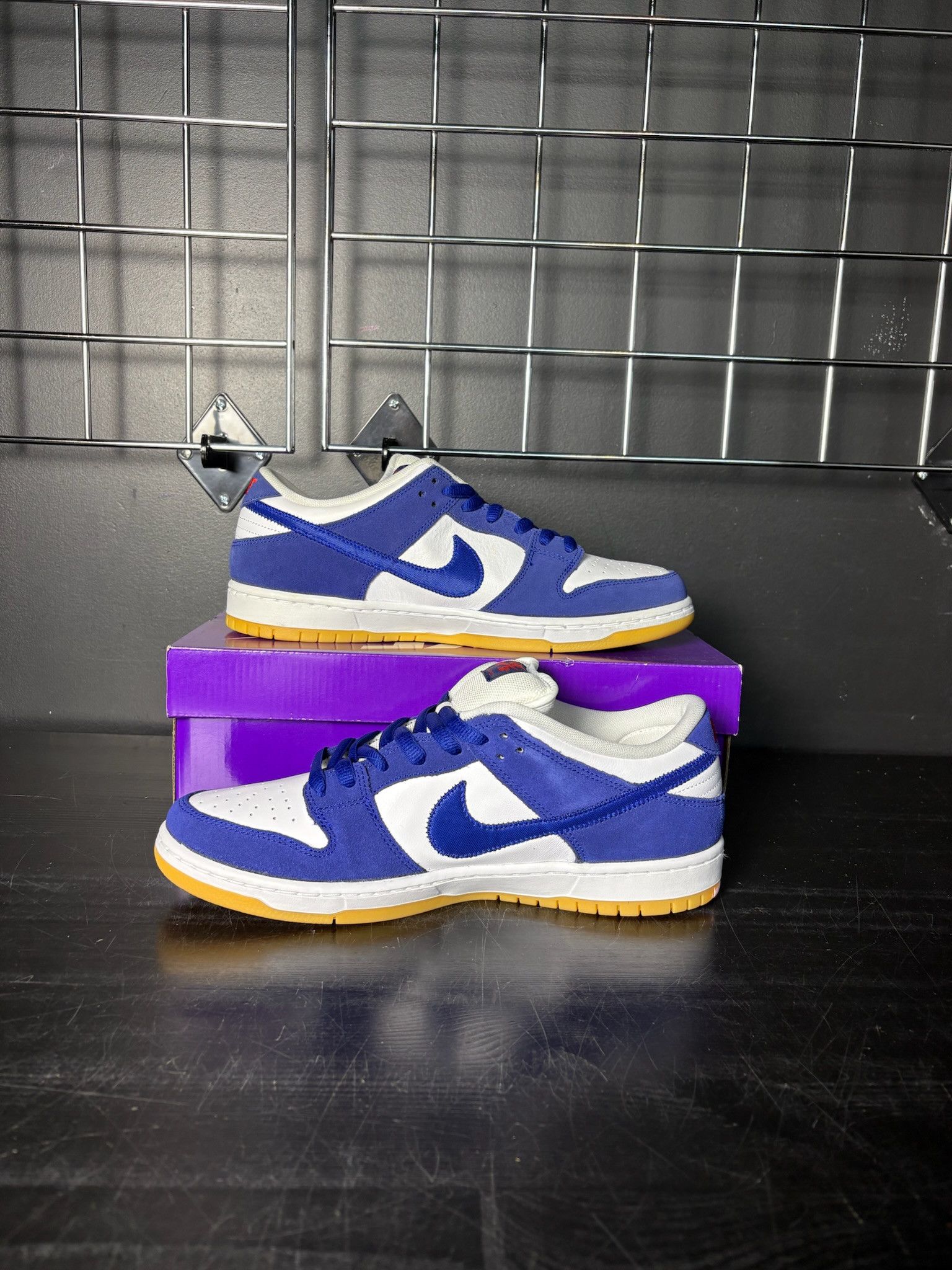Nike Nike SB Dunk Low "Los Angeles Dodgers" - Size 11 Size US 11 / EU 44 - 2 Thumbnail