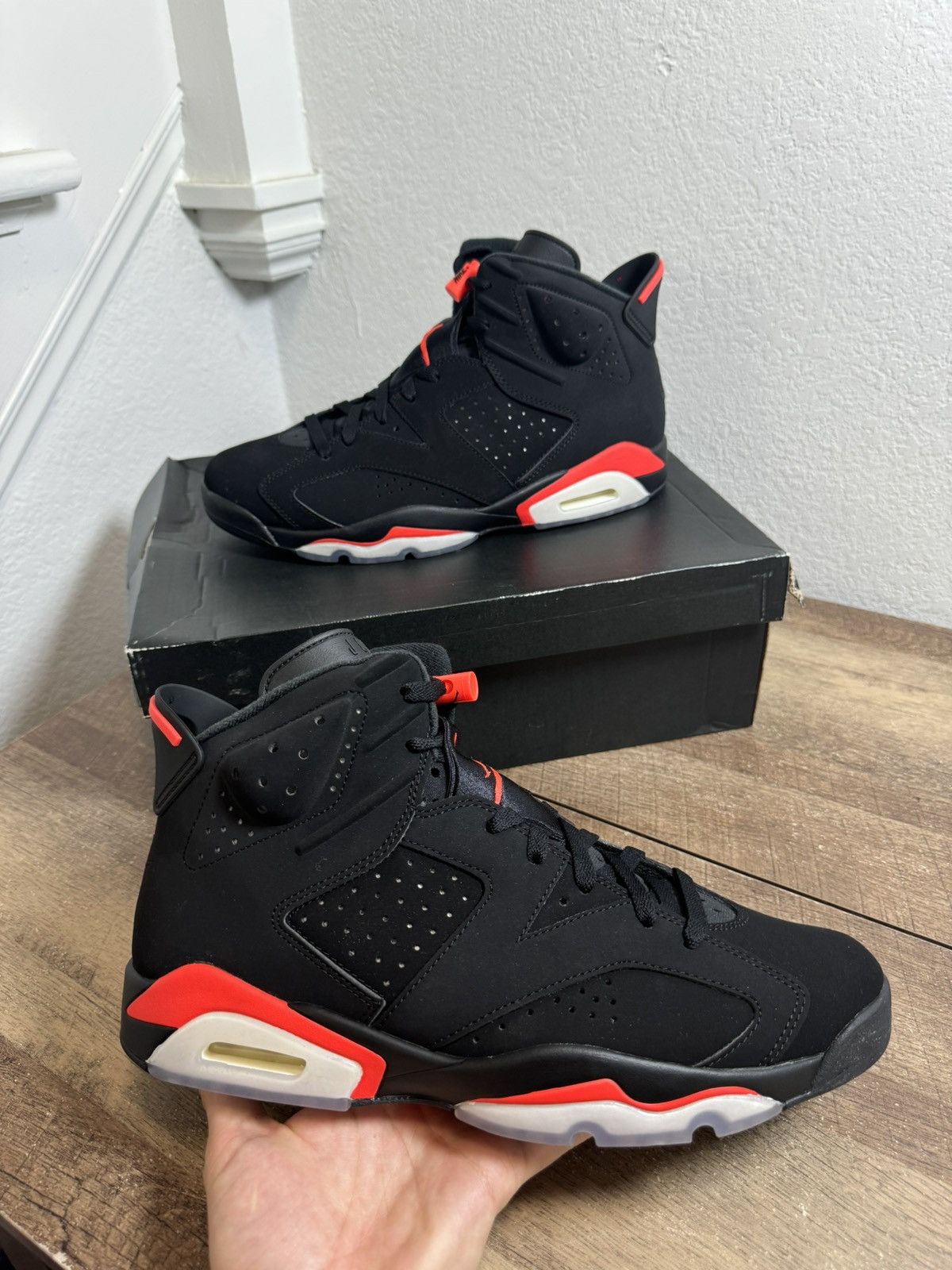Jordan Brand Nike Air Jordan 6 Retro 2019 Black Infrared Men’s Size 11.5 Size US 11.5 / EU 44-45 - 1 Thumbnail