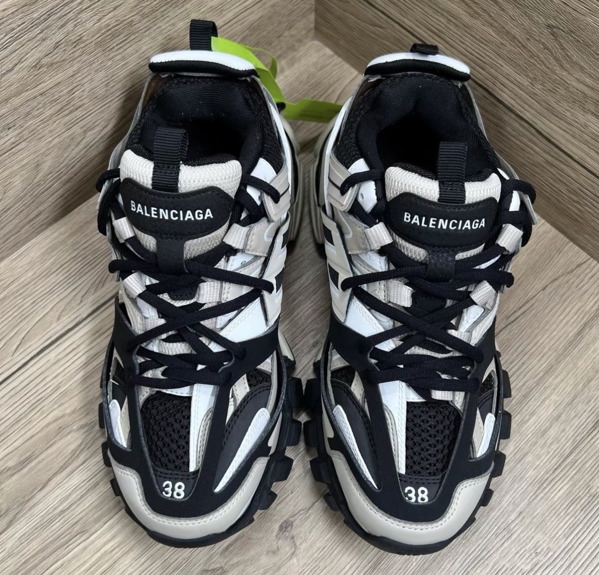 Balenciaga Balenciaga Track Off-white & Black Dad Sneakers J41 Size US 8 / IT 38 - 2 Thumbnail