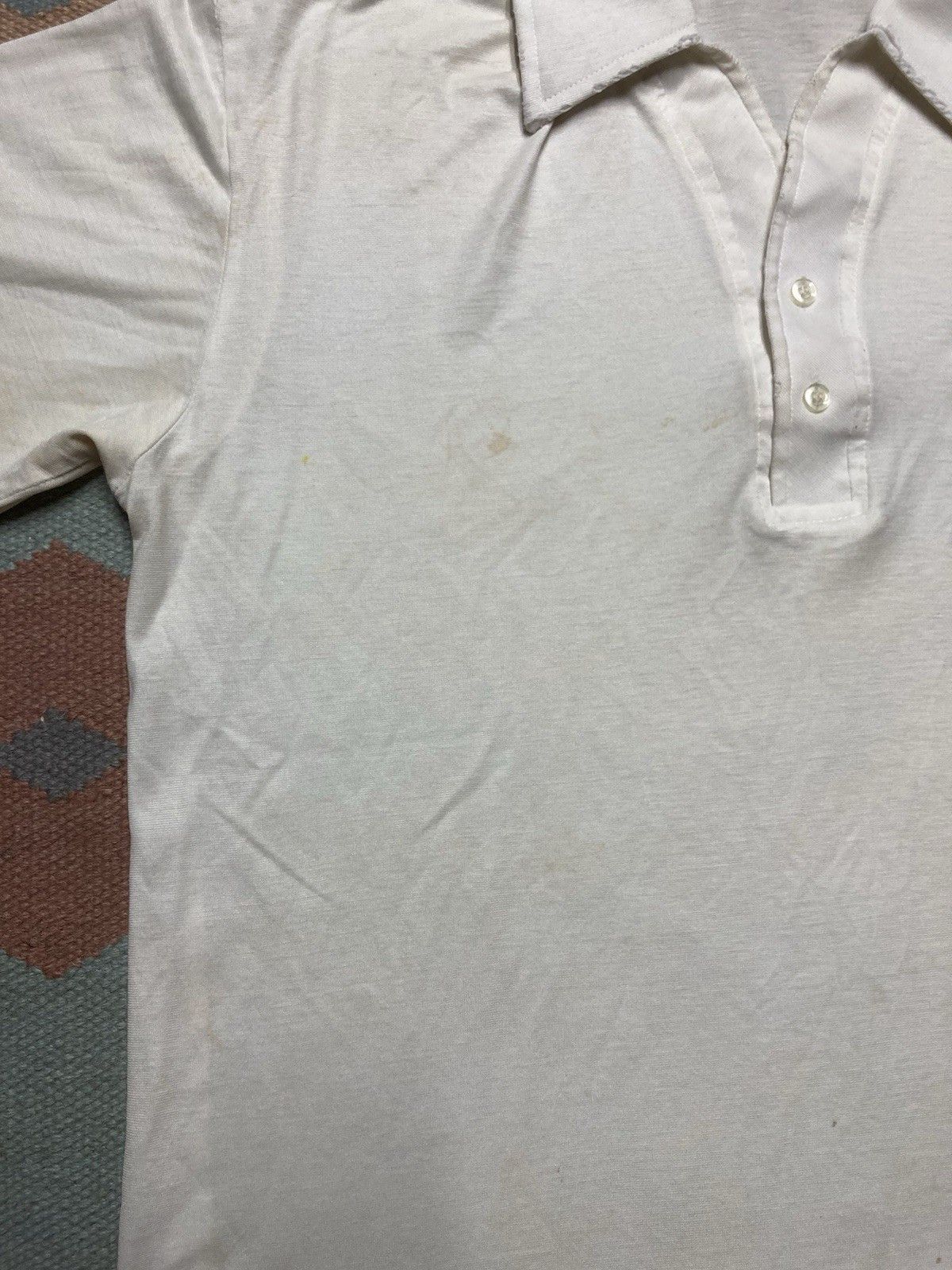 Vintage Vintage 70s polo shirt arrow white stained distressed large Size US L / EU 52-54 / 3 - 5 Thumbnail