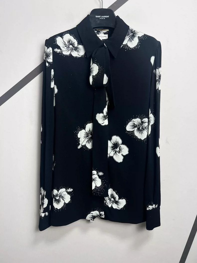 Saint Laurent Paris Saint Laurent Paris16 Autumn/Winter Hibiscus Bow Tie Silk Size XS / US 0-2 / IT 36-38 - 1 Thumbnail