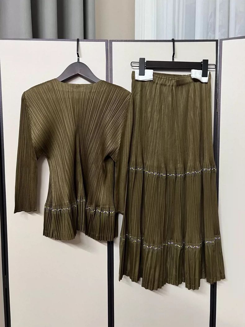 Issey Miyake Issey Miyake size:3 Olive tree skirt Size 42" / US 20 - 4 Thumbnail