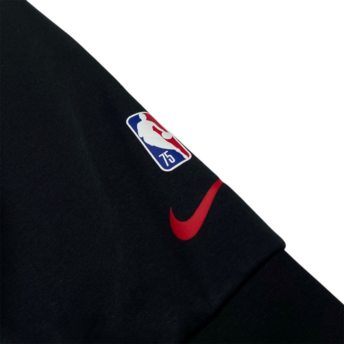 Nike NBA x Nike W Chicago Bulls Essential Crop Hoodie Size L / US 10 / IT 46 - 4 Thumbnail
