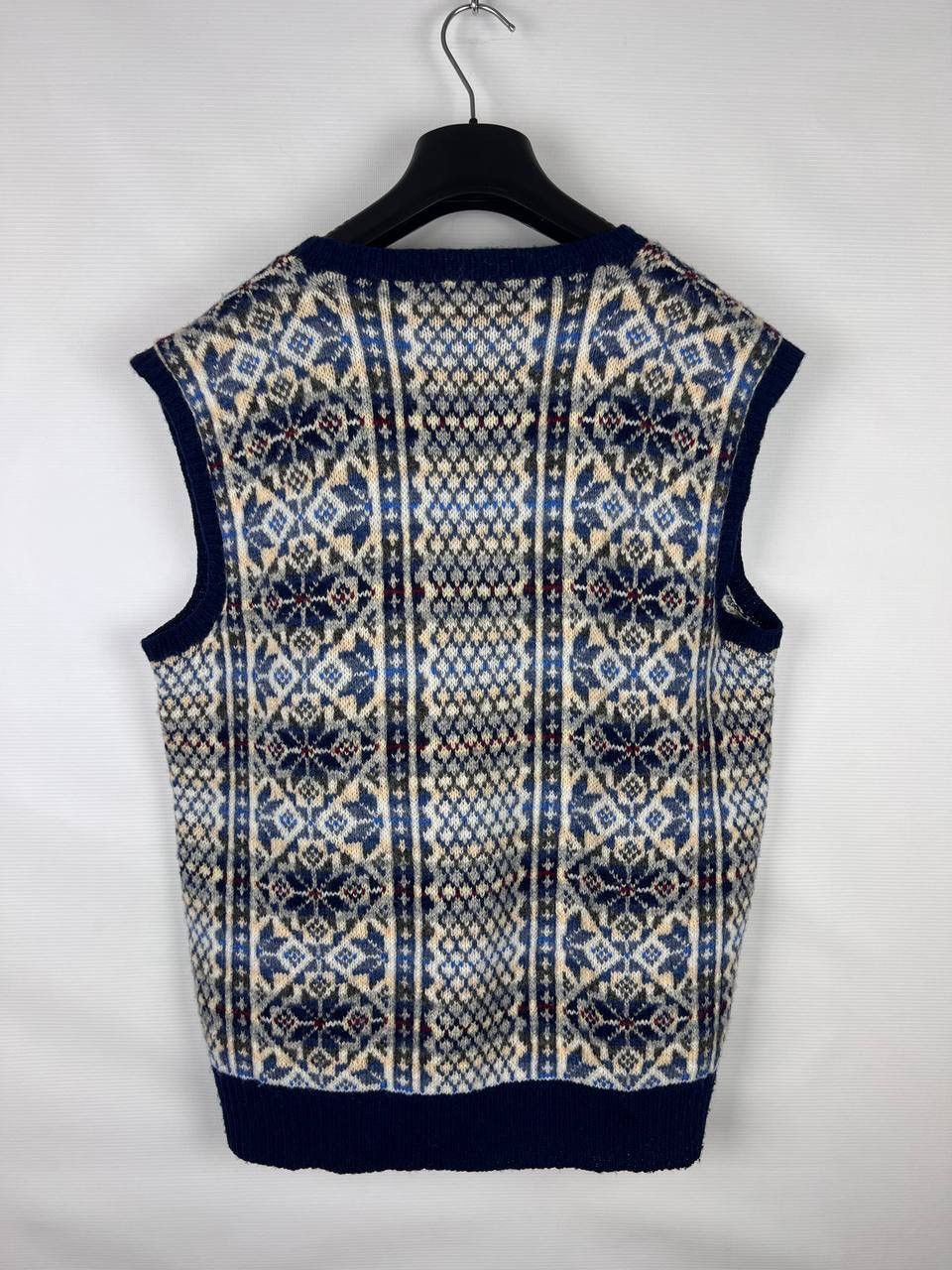Jamiesons Of Shetland Jamieson’s of Shetland vintage wool vest size M Size US M / EU 48-50 / 2 - 2 Thumbnail