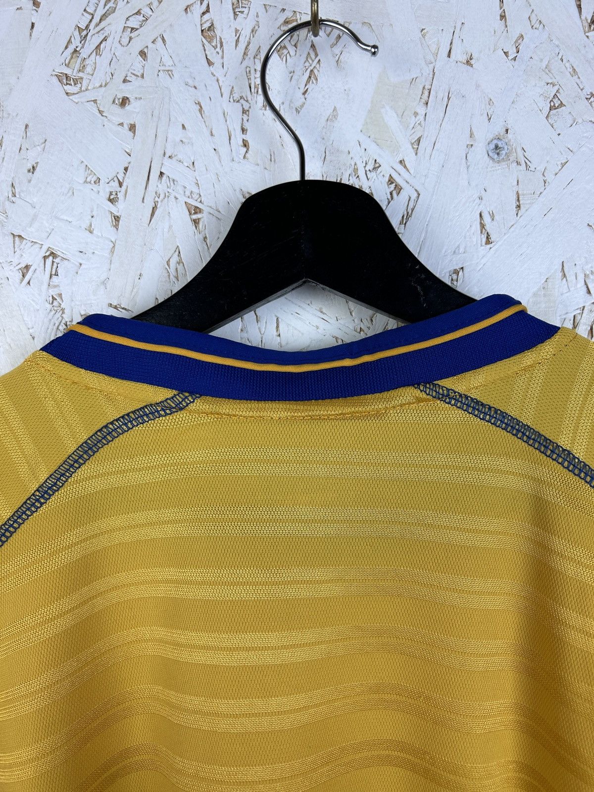 Umbro Vintage Umbro x Chelsea FC 2000/01 Away Kit Soccer Jersey Size US M / EU 48-50 / 2 - 6 Thumbnail