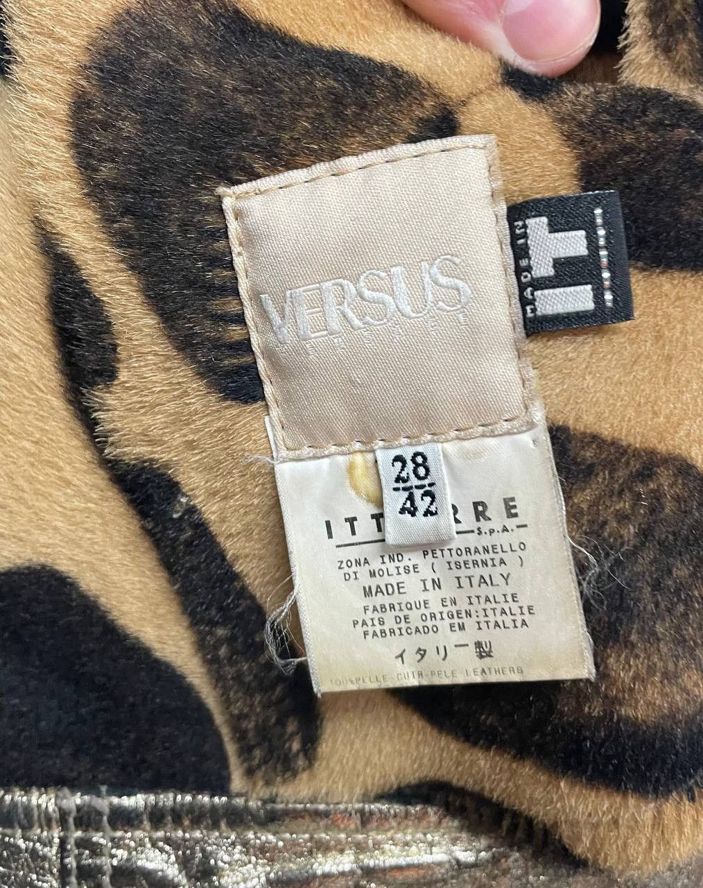 Versace 🔥Rare Vintage Versus Versace Gold Leopard Leather Jacket Size M / US 6-8 / IT 42-44 - 14 Thumbnail
