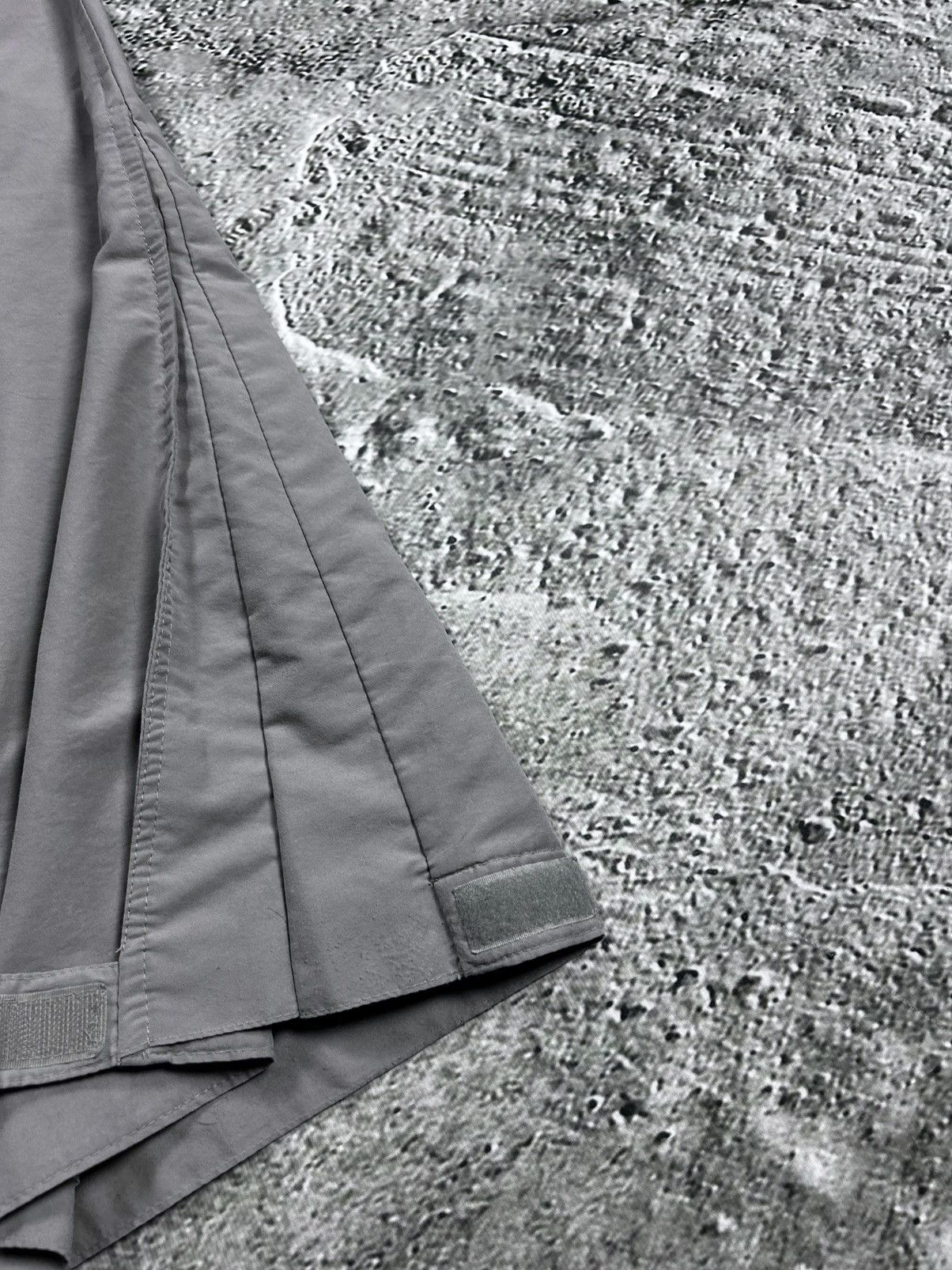 Nike Nike nylon track pants vintage grey 2000s parachute Size US 34 / EU 50 - 4 Thumbnail