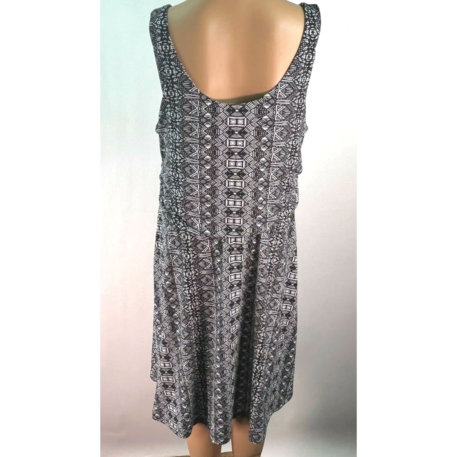 Faded Glory VINTAGE Faded Glory Womens Geometric Print Sleeveless White Shift Dress XL Size XL / US 12-14 / IT 48-50 - 2 Thumbnail