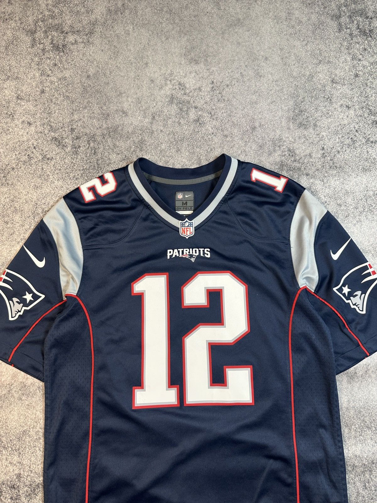 NFL NFL Nike Patriots Brady 12 Jersey Streetwear Rare USA M VTg Size US M / EU 48-50 / 2 - 2 Thumbnail