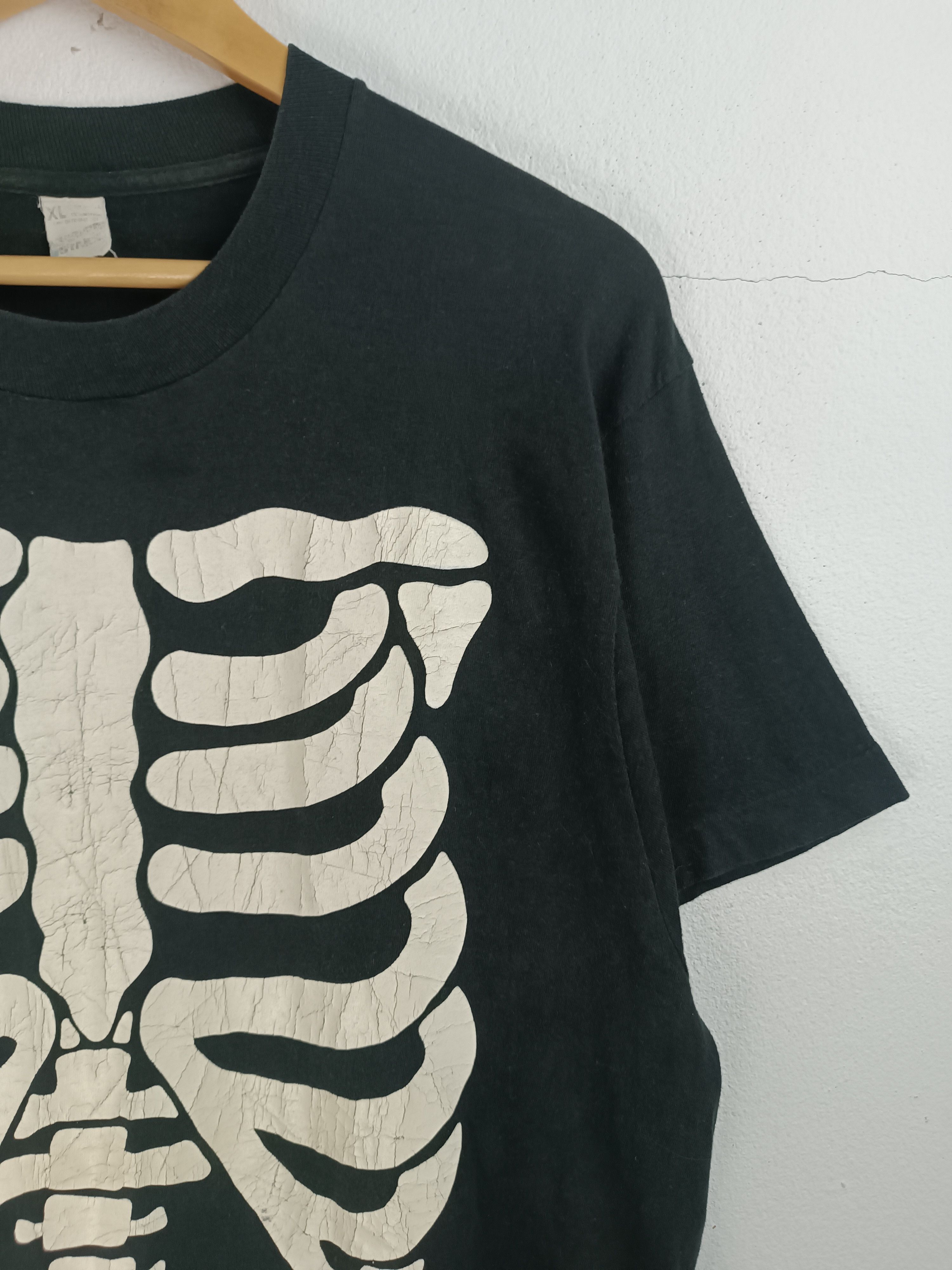 Vintage VINTAGE 80'S SKELETON ANATOMY HORROR HALLOWEEN SPOOKY TEE Size US L / EU 52-54 / 3 - 6 Thumbnail