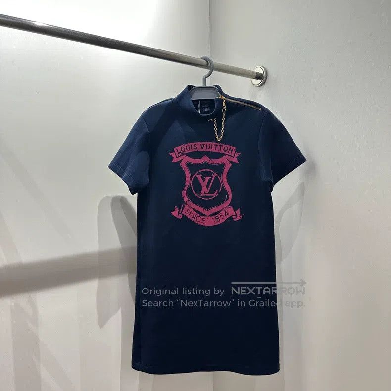 Louis Vuitton Louis Vuitton Chain Crest Logo Short Sleeve Dress Size XS / US 0-2 / IT 36-38 - 1 Thumbnail
