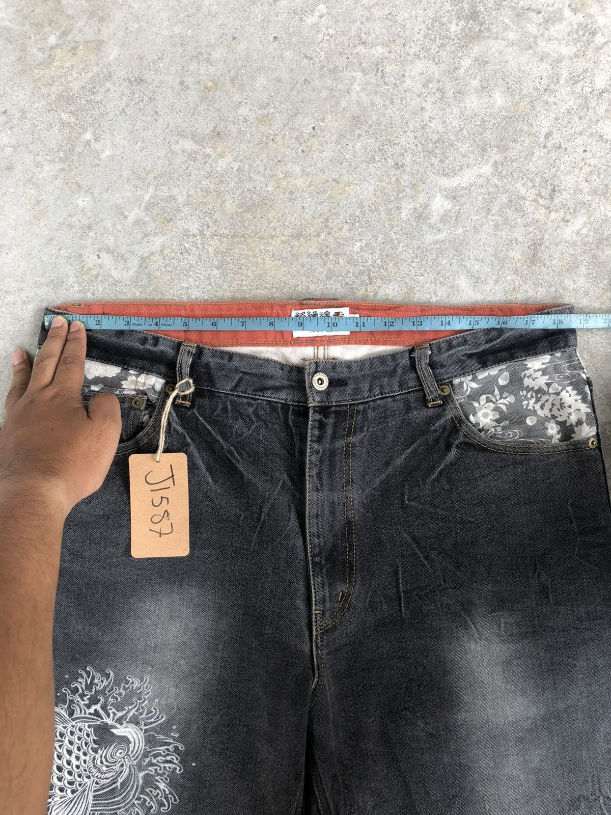 Karakuri Tamashii Karakuri Tamashii Embroidered Jeans Distressed Multipocket Size US 37 - 22 Thumbnail
