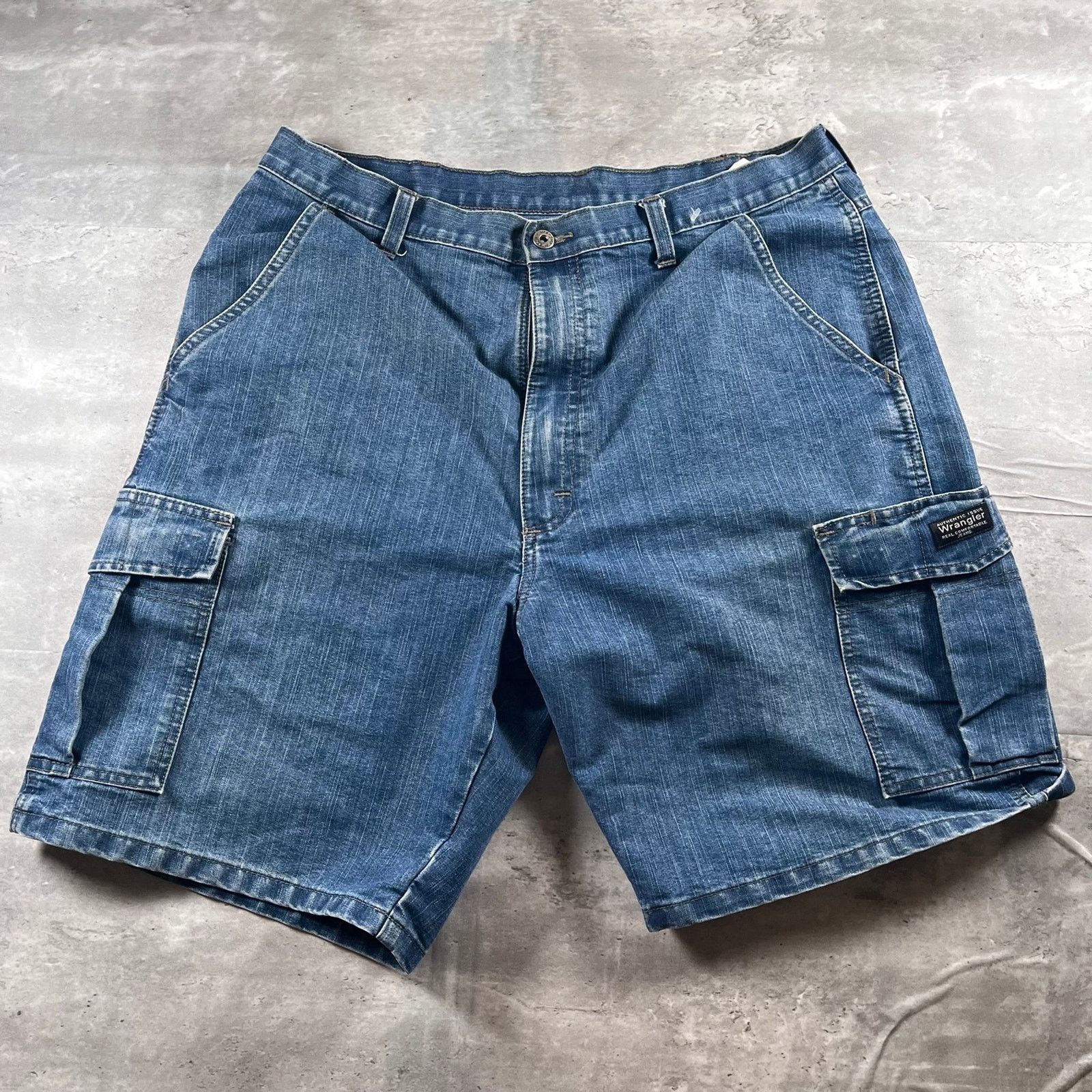 Wrangler Vintage skater style jorts Size US 36 / EU 52 - 1 Thumbnail