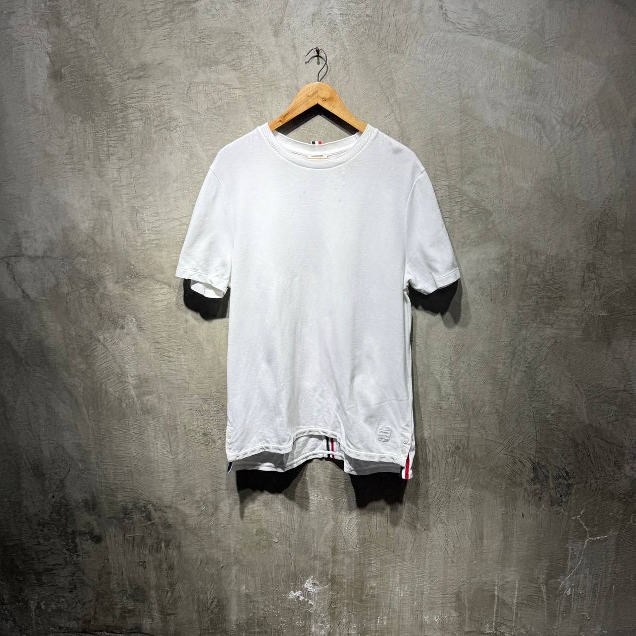 Thom Browne Thom Browne Center Back Stripe Pique Tee Size US L / EU 52-54 / 3 - 1 Thumbnail