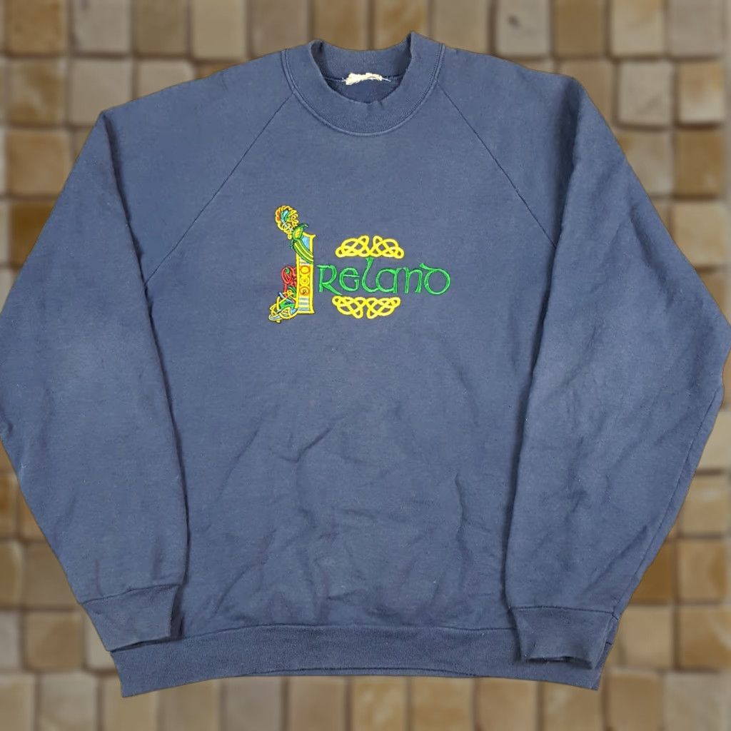 Vintage Vintage Ireland Faded Raglan Sleeve Size XL Pullover Crewneck Sweatshirt 90s Size US XL / EU 56 / 4 - 1 Thumbnail