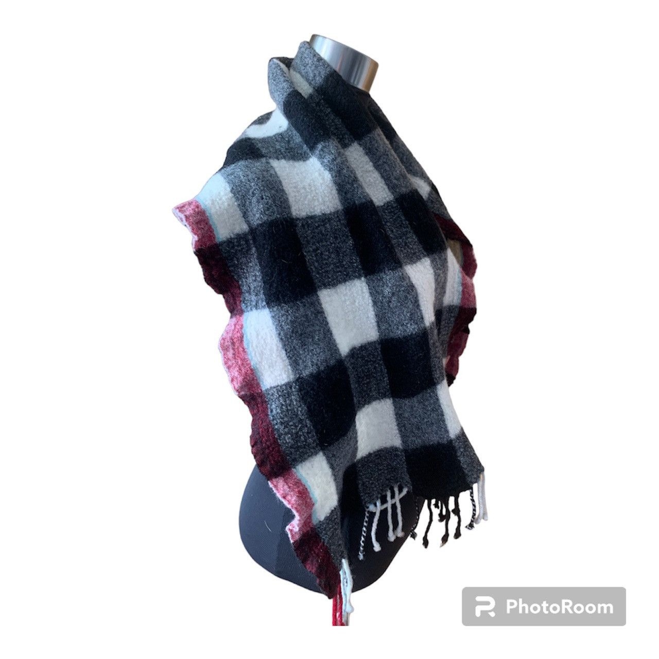 Aritzia × Designer × TNA TNA 100% Wool Scarf in Plaid Print Size ONE SIZE - 8 Thumbnail