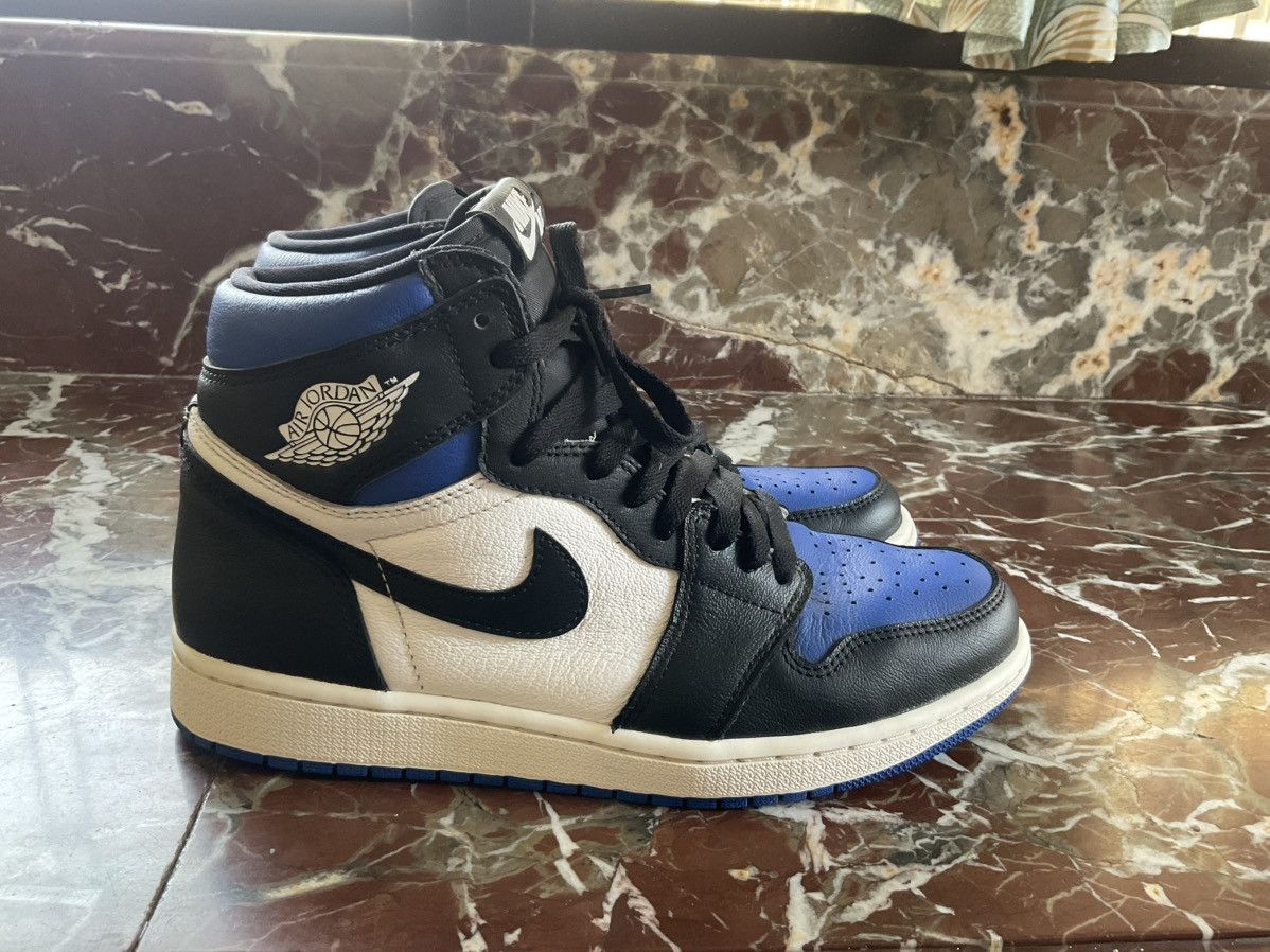 Jordan Brand × Nike Nike Air Jordan 1 Retro OG High Royal Toe 555088-041 Size US 8 / EU 41 - 10 Thumbnail
