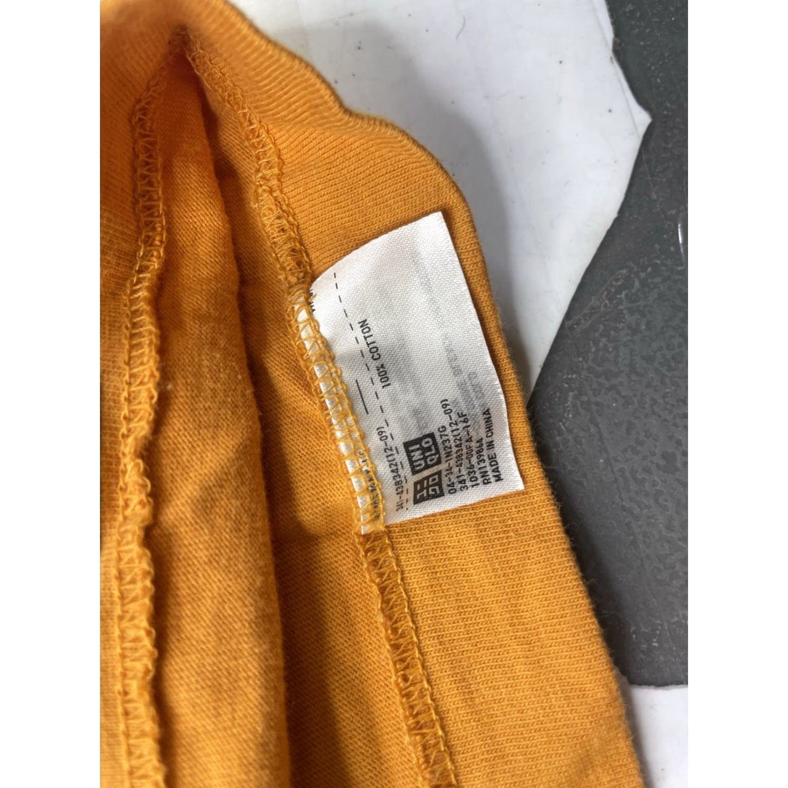 Uniqlo VINTAGE Uniqlo Peanuts Snoopy Graphic T-Shirt Mens S Yellow Size US S / EU 44-46 / 1 - 3 Thumbnail