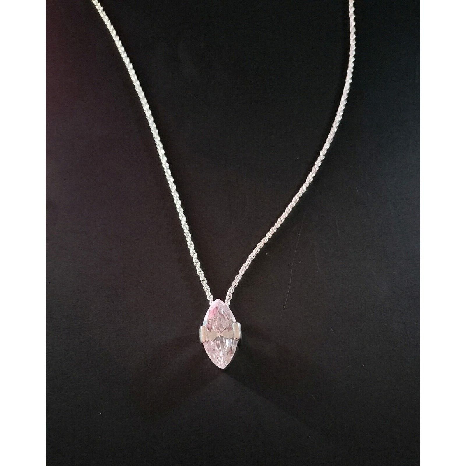 Vintage Avon Luminosity Ultra Marquise Cut CZ Necklace Vintage 2003 Size ONE SIZE - 1 Thumbnail