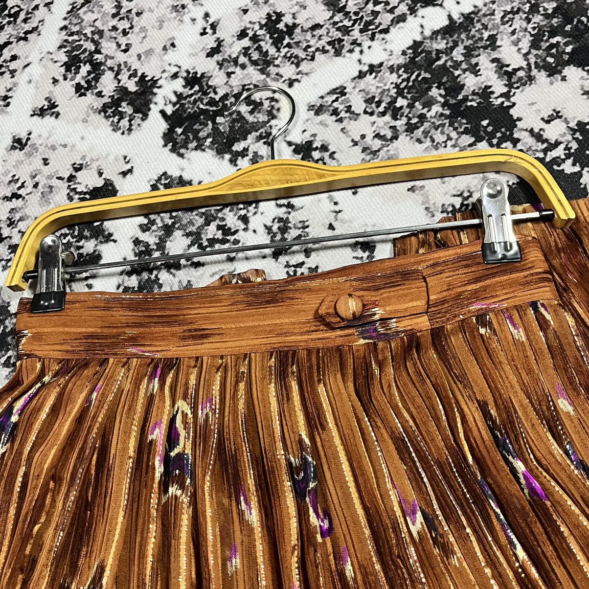 Salvatore Ferragamo × Vintage Vintage Salvatore Ferragamo Pleated Skirt Size 27" / US 4 / IT 40 - 8 Thumbnail