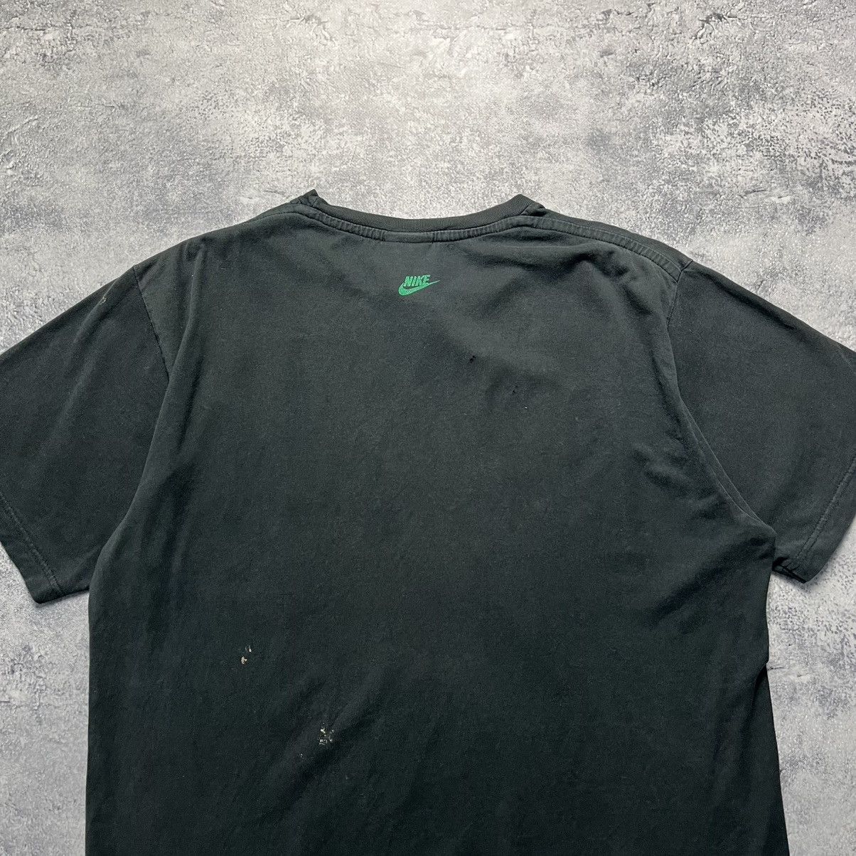 Nike Vintage Nike Air Max 95 Tee Streetwear Y2K Size US L / EU 52-54 / 3 - 17 Thumbnail