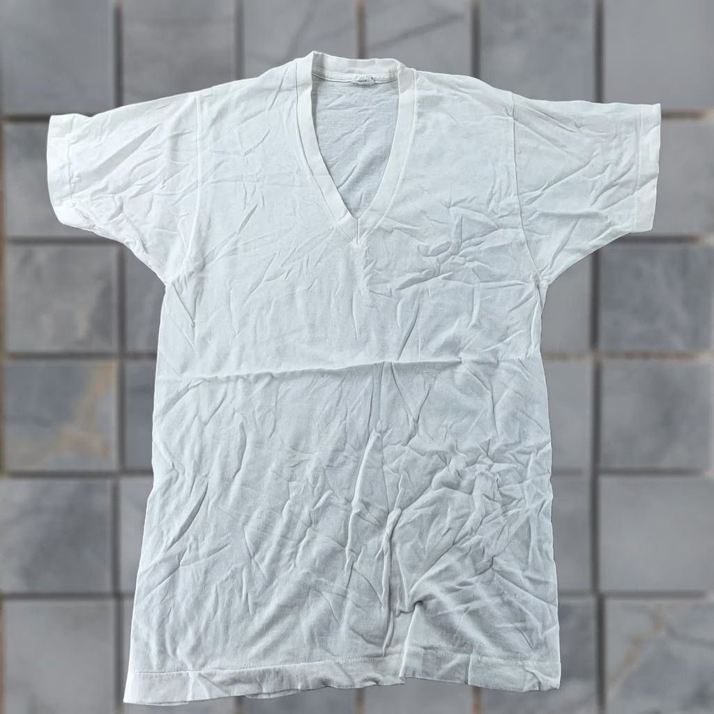 Fruit Of The Loom VINTAGE Fruit of the Loom Shirt Mens XS T-Shirt V-Neck White Short Sleeve Cotton Made USA 80s Mens Size US XS / EU 42 / 0 - 1 Thumbnail