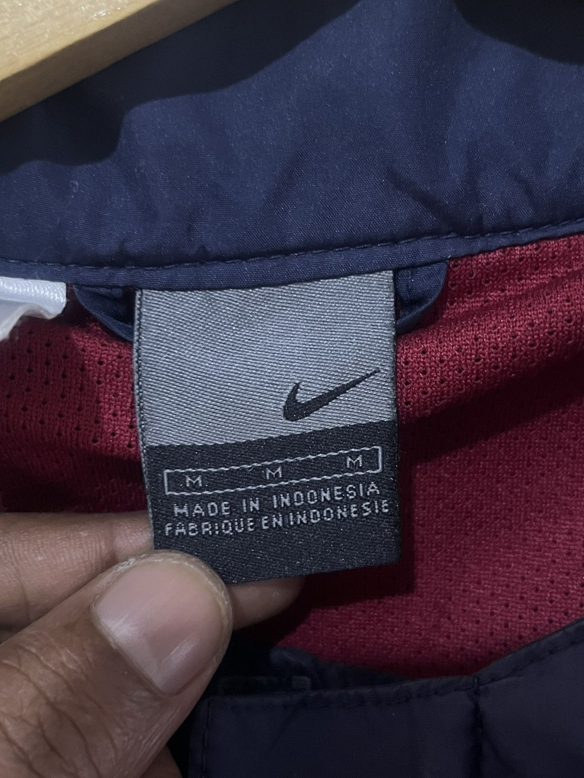 Nike Vintage Nike FC Barcelona "Barça" Windbreaker Jacket Navy Size US XL / EU 56 / 4 - 5 Thumbnail