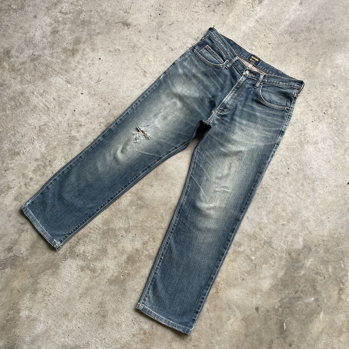 Jean × Vintage × Wrangler Vintage Faded Wrangler Denim Jeans Distressed Pamts W31 Size US 31 - 2 Thumbnail