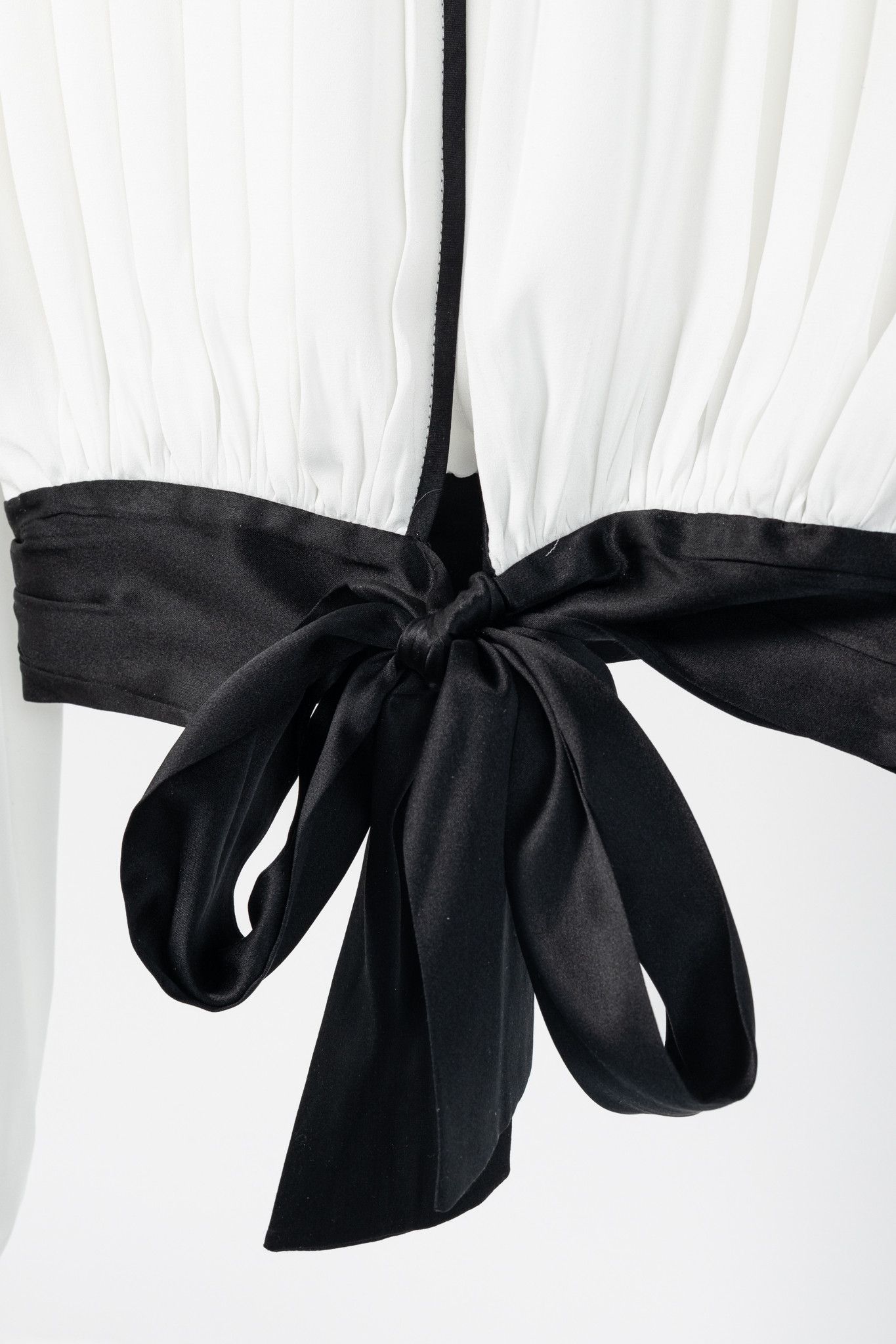 Alice + Olivia Alice + Olivia Dakota White Pleated Tie Waist Blouse Size S / US 4 / IT 40 - 8 Thumbnail