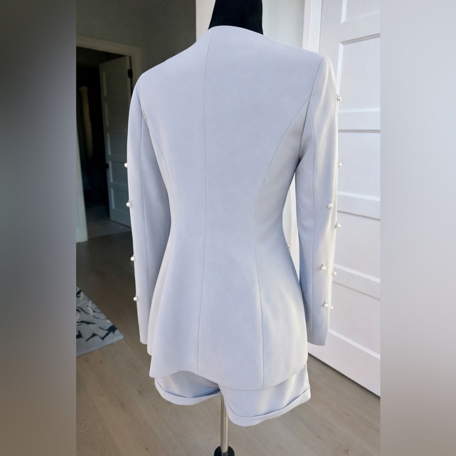 Other Y2K Light Gray Women's Blazer with Pearls and shorts size M Size M / US 6-8 / IT 42-44 - 5 Thumbnail