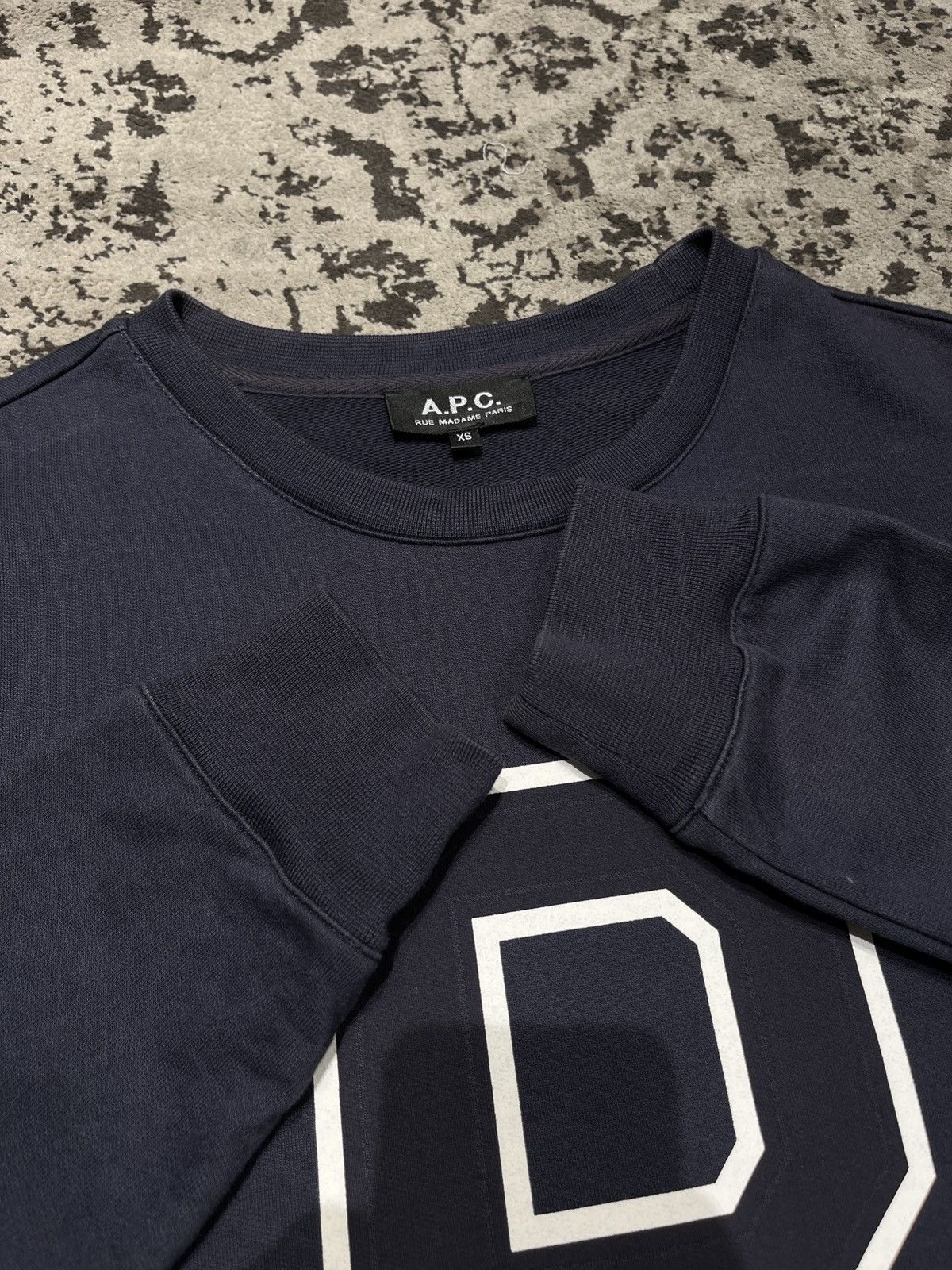 A.P.C. A.P.C Paris “P” Logo Crewneck Size US XS / EU 42 / 0 - 6 Thumbnail