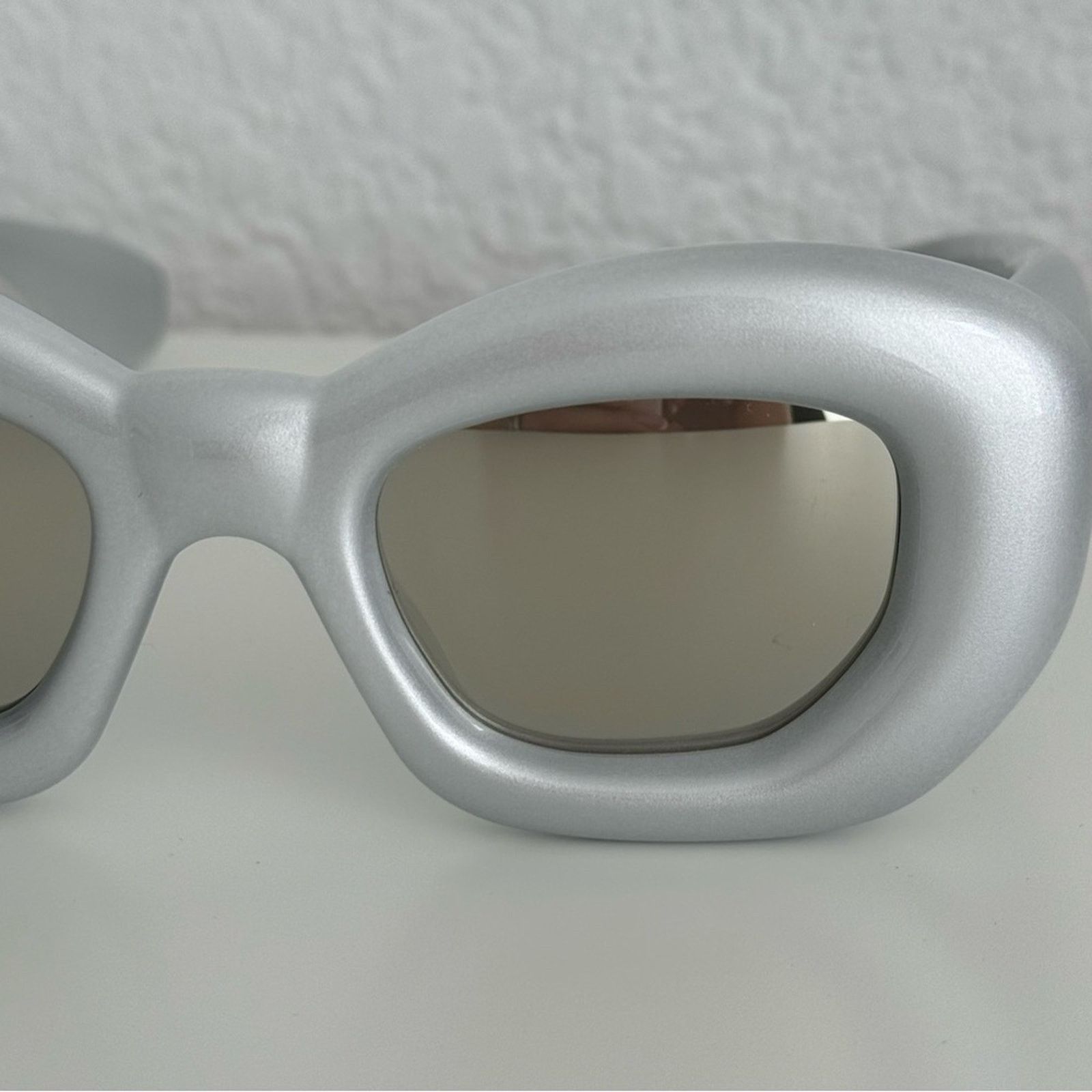 Loewe New! Loewe Silver Sunglasses LW40117I 20C, Authentic Size ONE SIZE - 14 Thumbnail