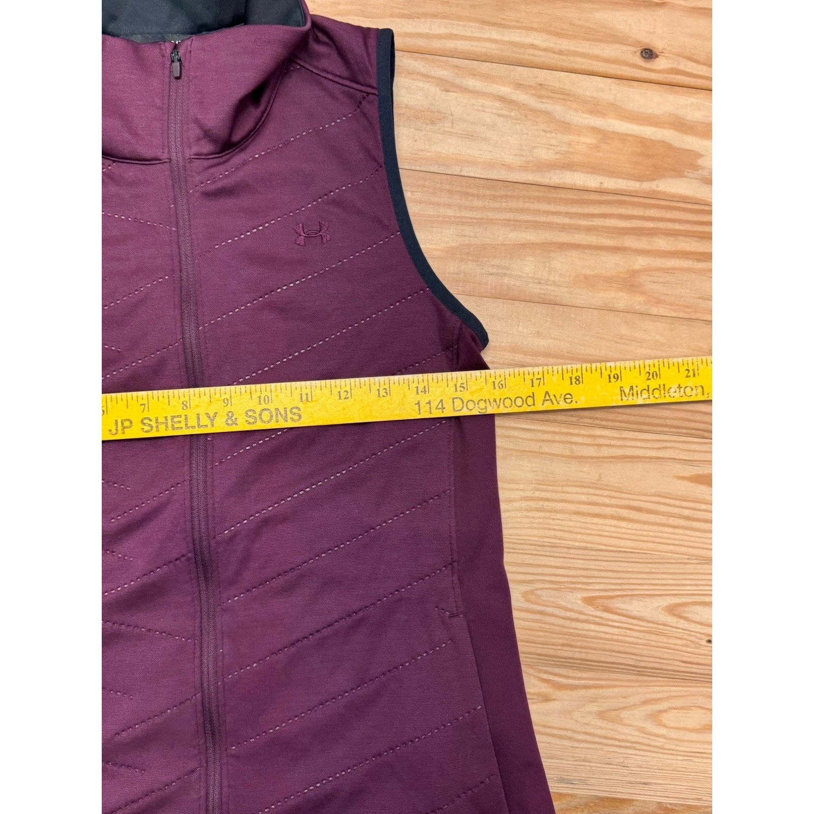 Under Armour Under Armour Cold Gear Womens XS Semi Fitted Maroon Vest EUC Size XS / US 0-2 / IT 36-38 - 6 Thumbnail