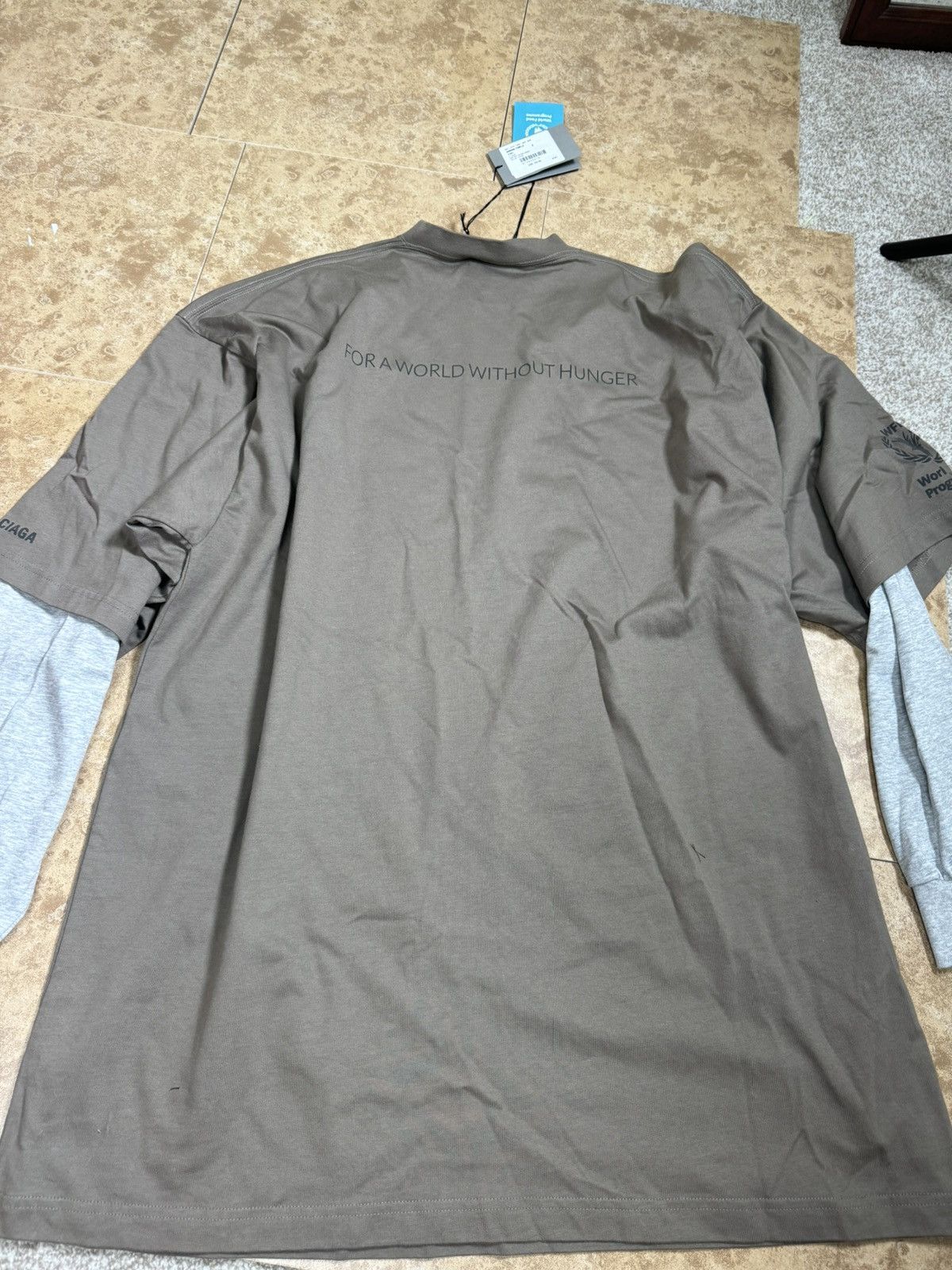 Balenciaga Balenciaga World Food Programme Long Sleeve Size US L / EU 52-54 / 3 - 9 Thumbnail