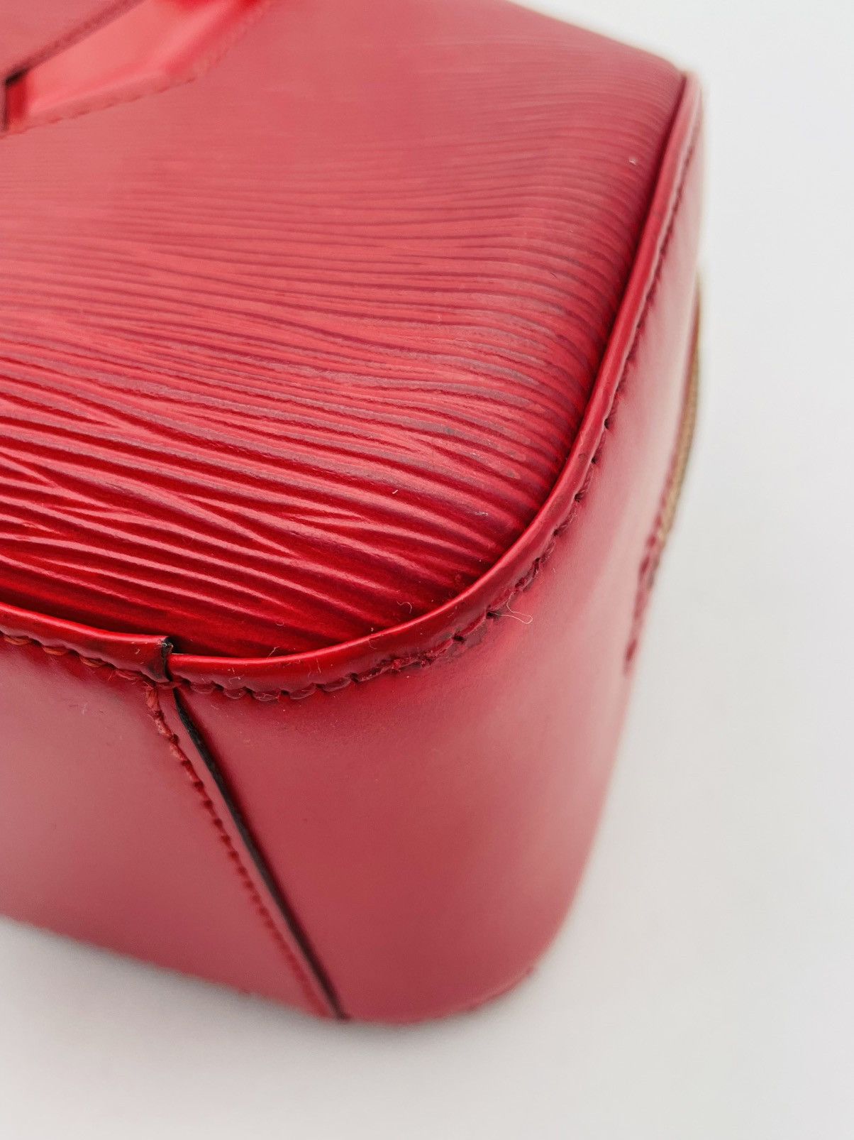 Louis Vuitton Louis Vuitton epi Jasmine red hand bag Size ONE SIZE - 9 Thumbnail