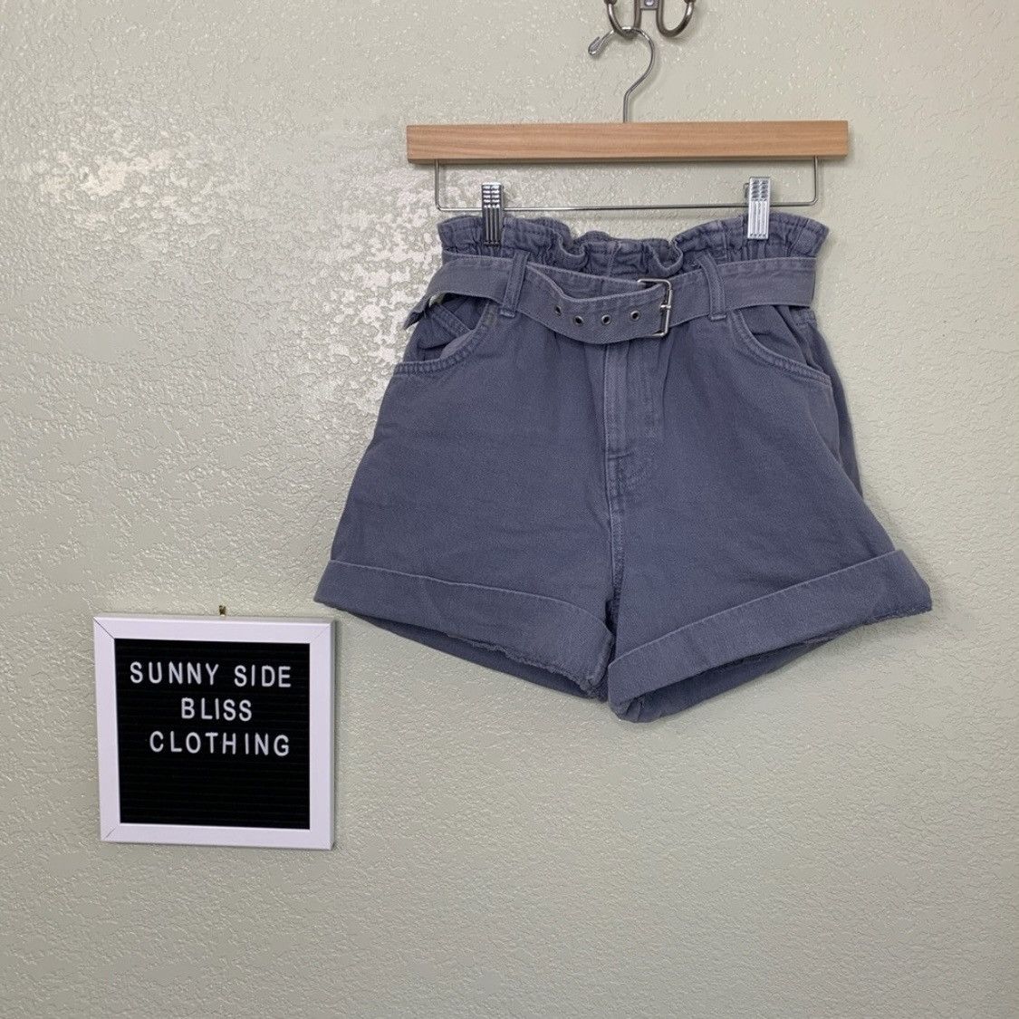 Forever 21 Forever 21 Blue High Waist Paperbag Belted Shorts Size XS Size 24" / US 00 / IT 34 - 1 Thumbnail
