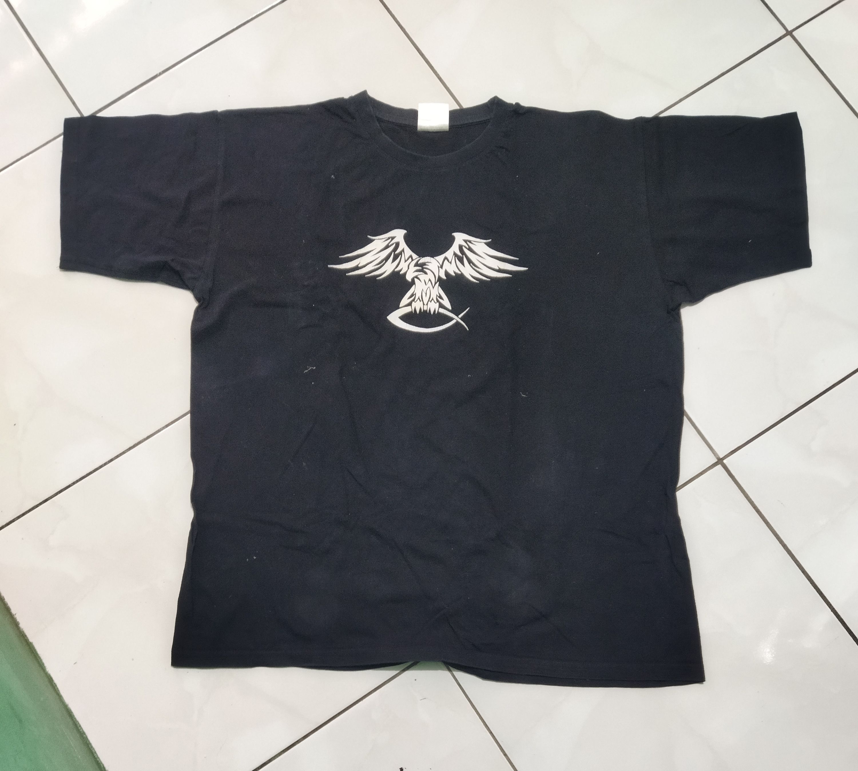 Band Tees Rare Eagle Catching Ichthys t-shirt Size US XL / EU 56 / 4 - 1 Thumbnail