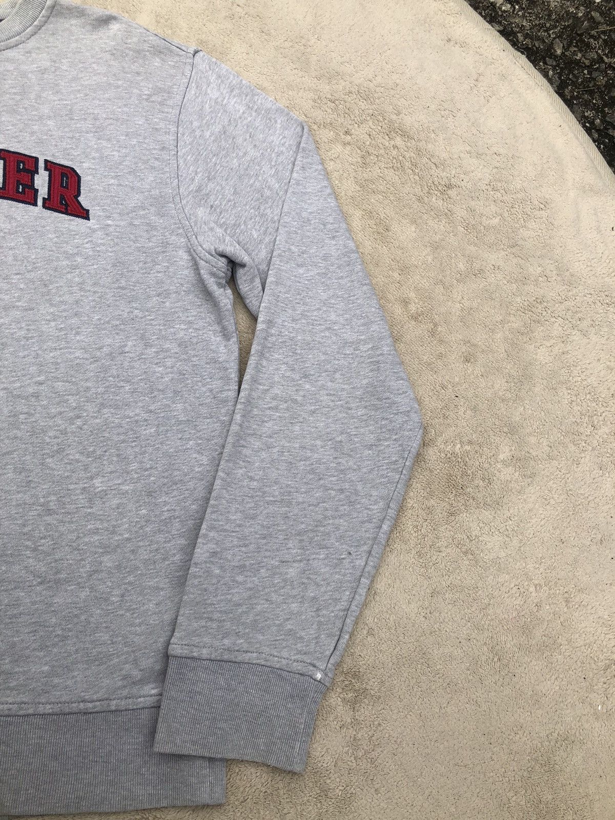 Tommy Hilfiger × Vintage Vintage 90s Tommy Hilfiger Spellout Embroidery Sweatshirt Size US M / EU 48-50 / 2 - 5 Thumbnail