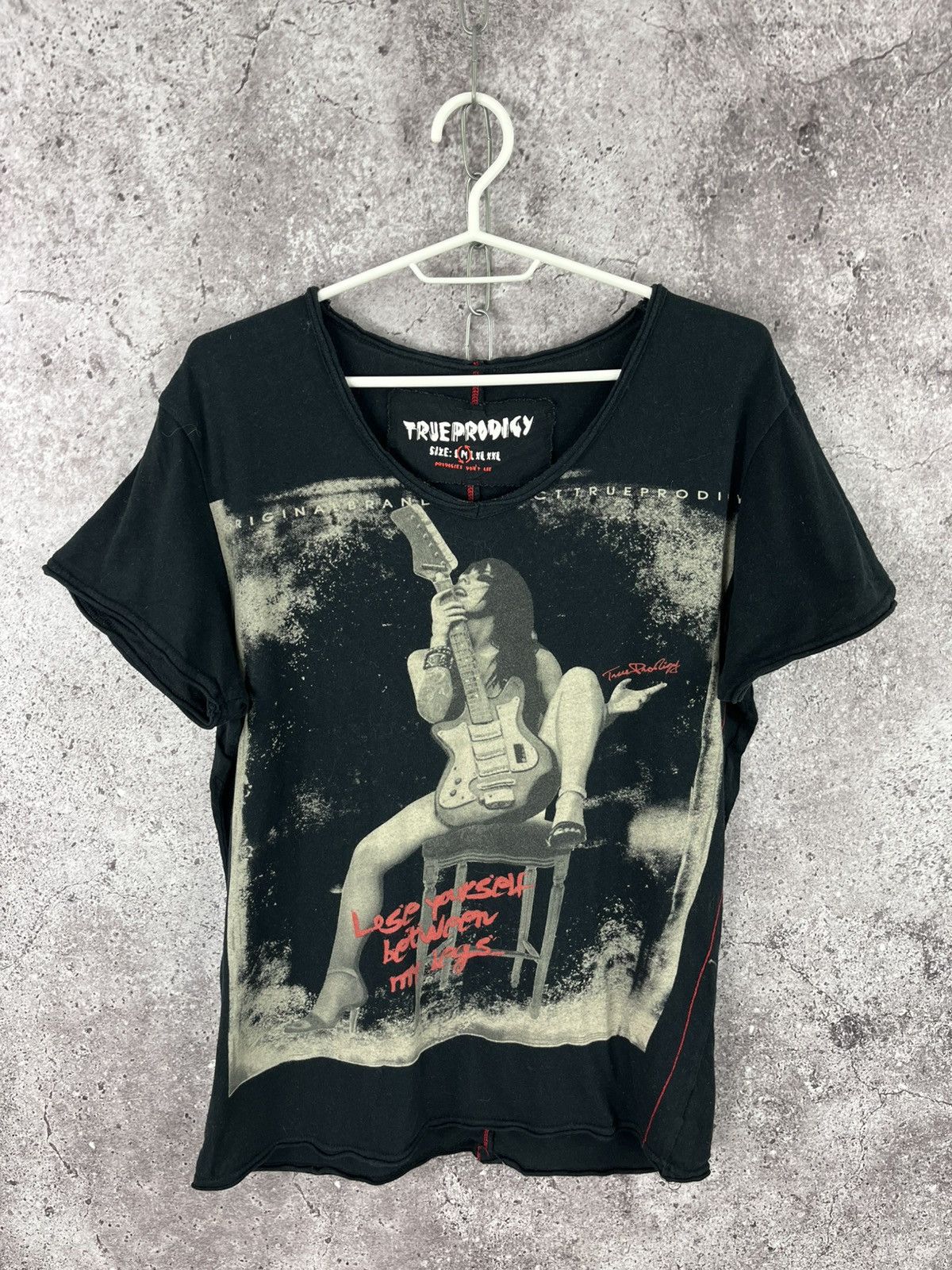 Band Tees Vtg True Prodigy Rock Band T-Shirt V-Neck Big Logo Size M Size US M / EU 48-50 / 2 - 1 Thumbnail
