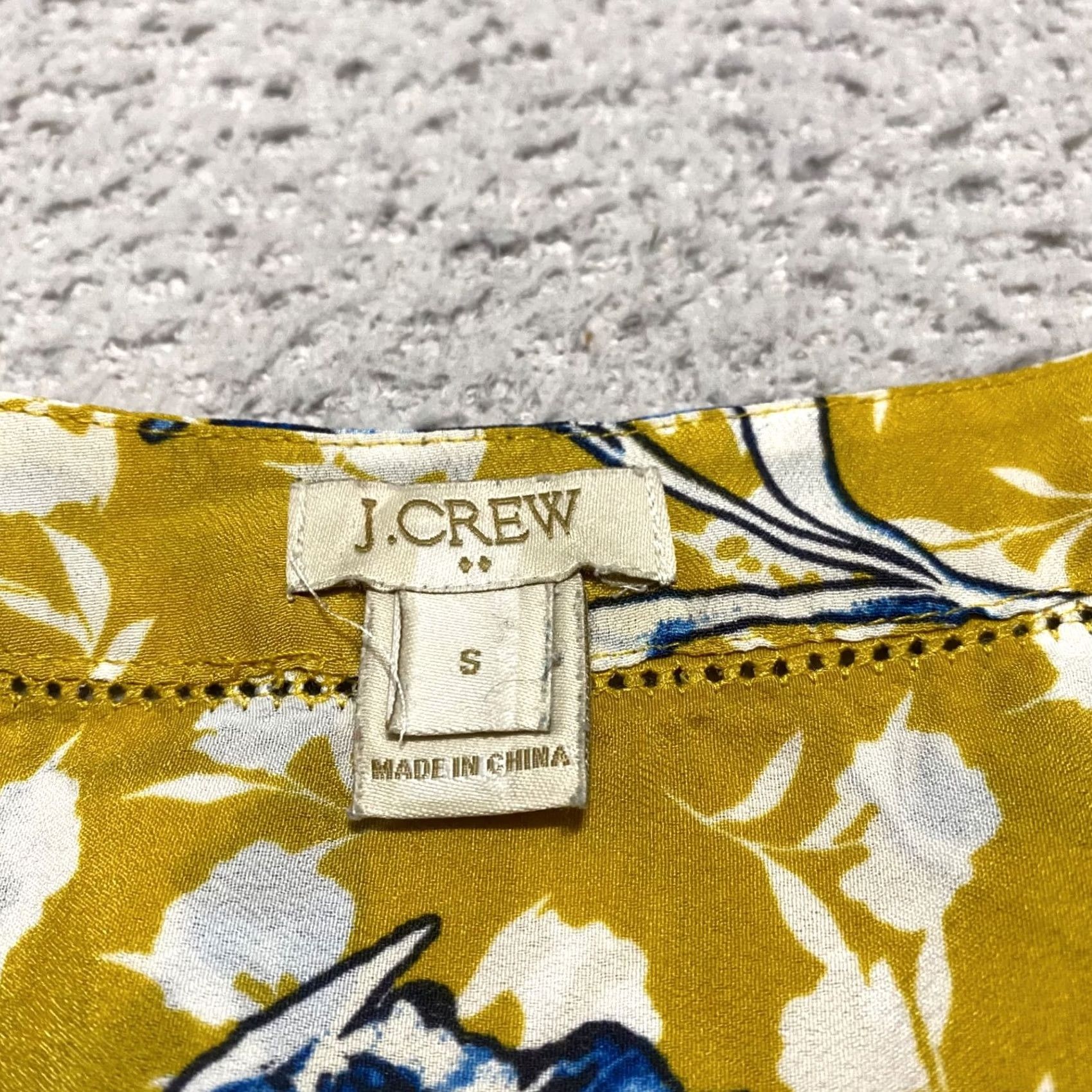 J.Crew J. Crew Womens Small Shirt Yellow Floral Long Sleeve V-Neck Pullover Blouse Top Size S / US 4 / IT 40 - 3 Thumbnail