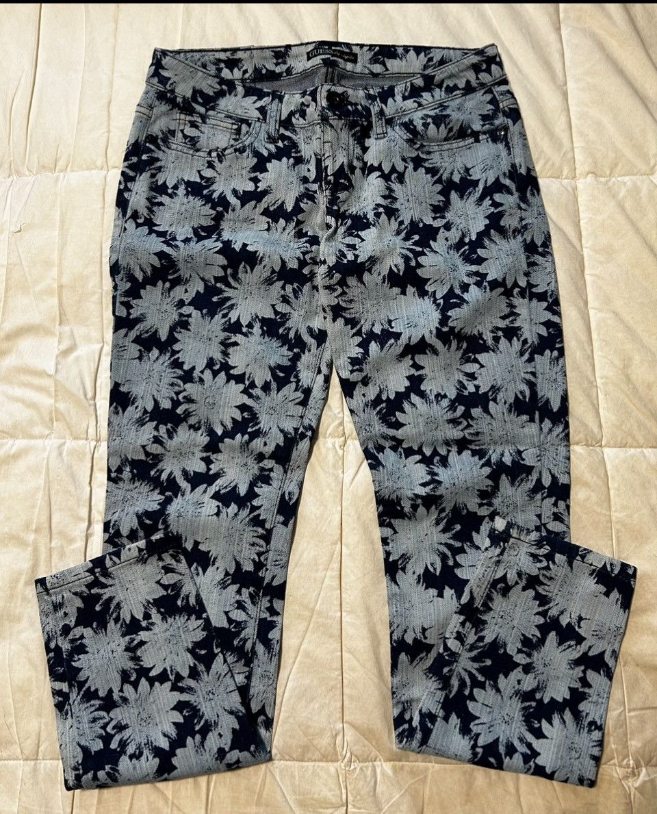 Guess Guess Skinny Jeans Size 28" / US 6 / IT 42 - 1 Thumbnail